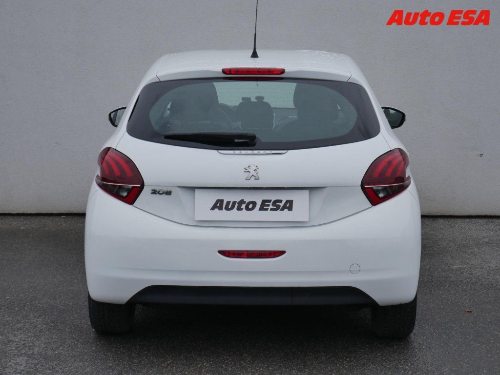 Peugeot 208, 1.2 Puretech - fotka 5