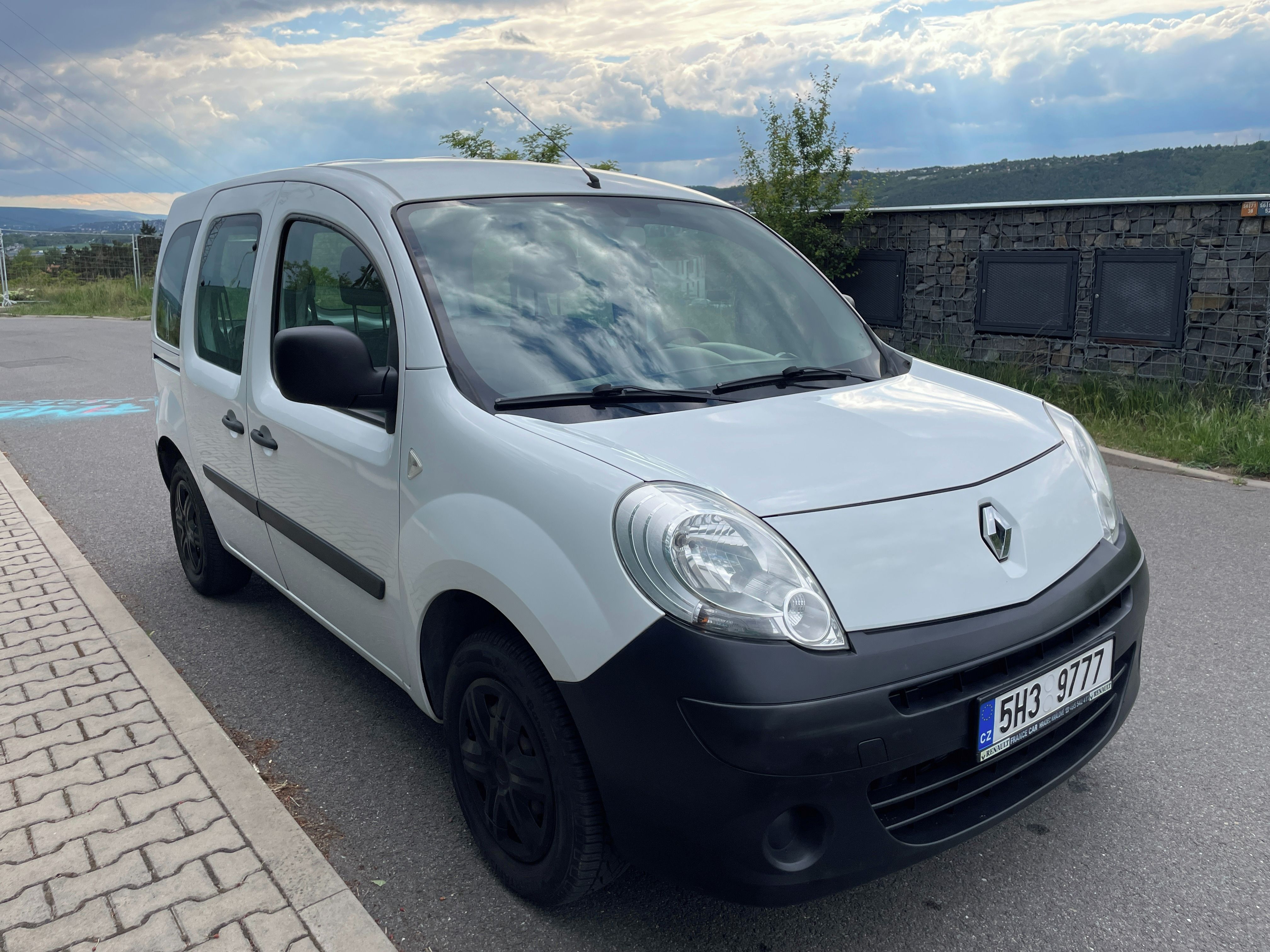 Renault Kangoo, pro převoz vozíčkáře - fotka 3