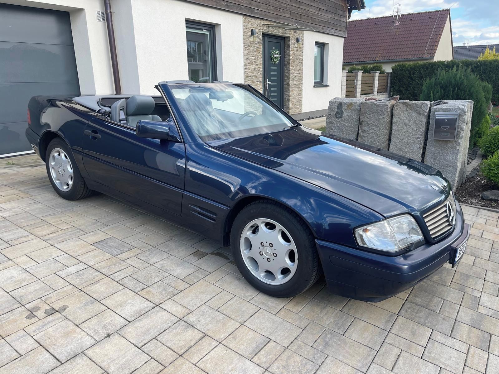 Mercedes-Benz SL, SL 320