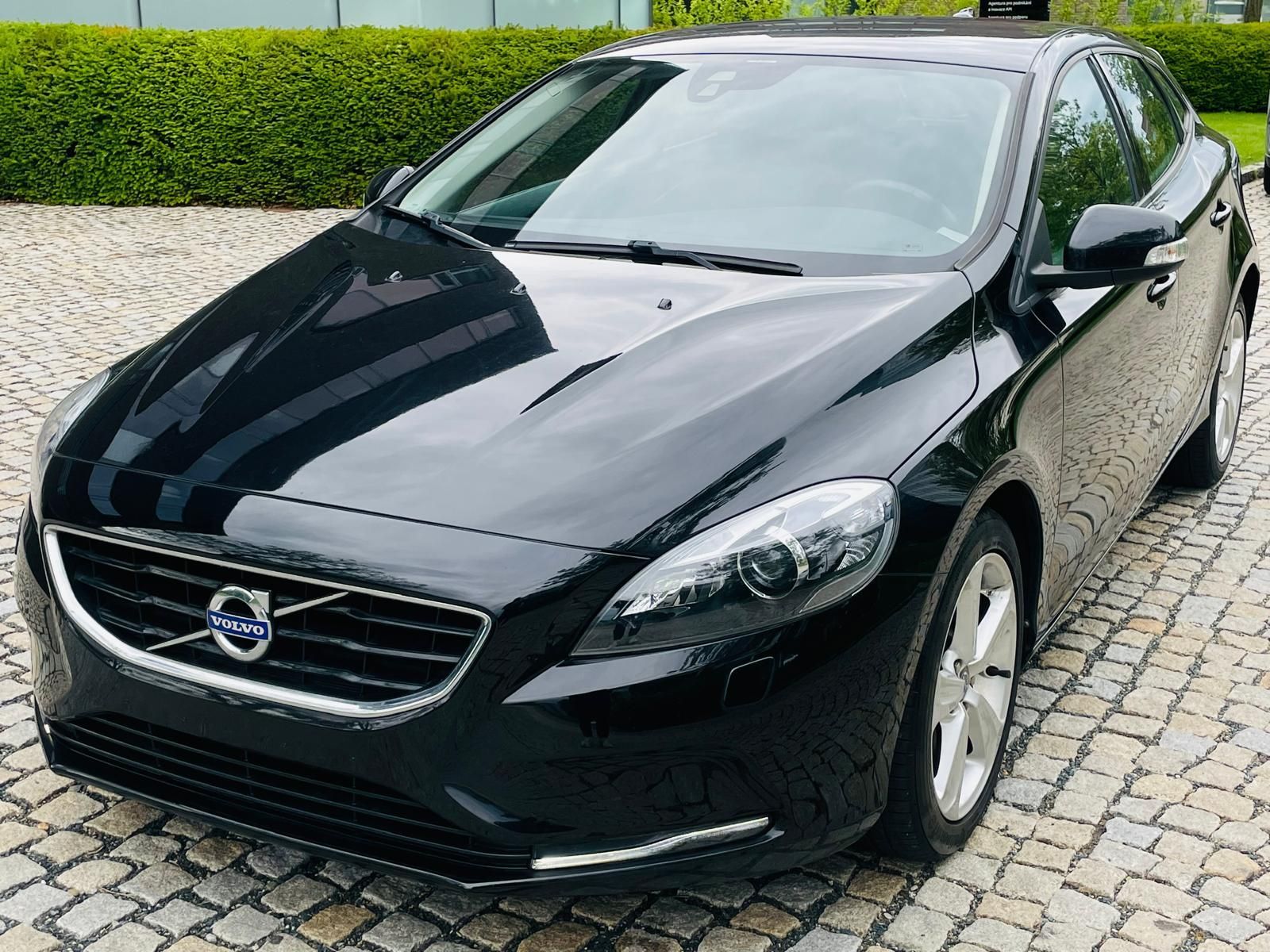 Volvo V40, 2.0D3 5VÁLEC MANUÁL 1MAJITEL - fotka 3