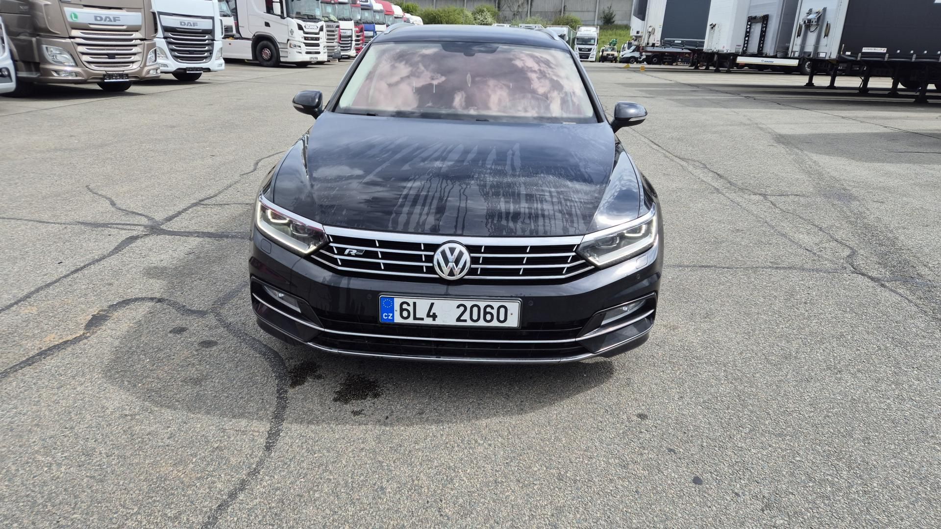 Volkswagen Passat, 2,0 TDi 140 kW - fotka 3