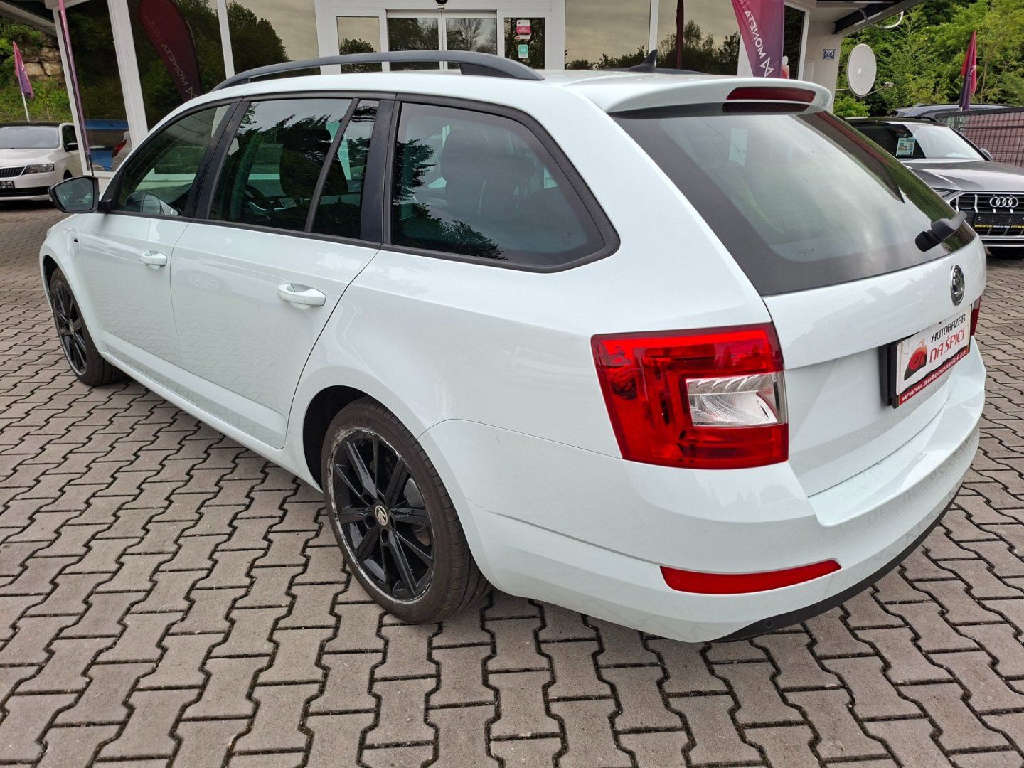 Škoda Octavia, 1.6TDI 81kW DSG JOY - fotka 6