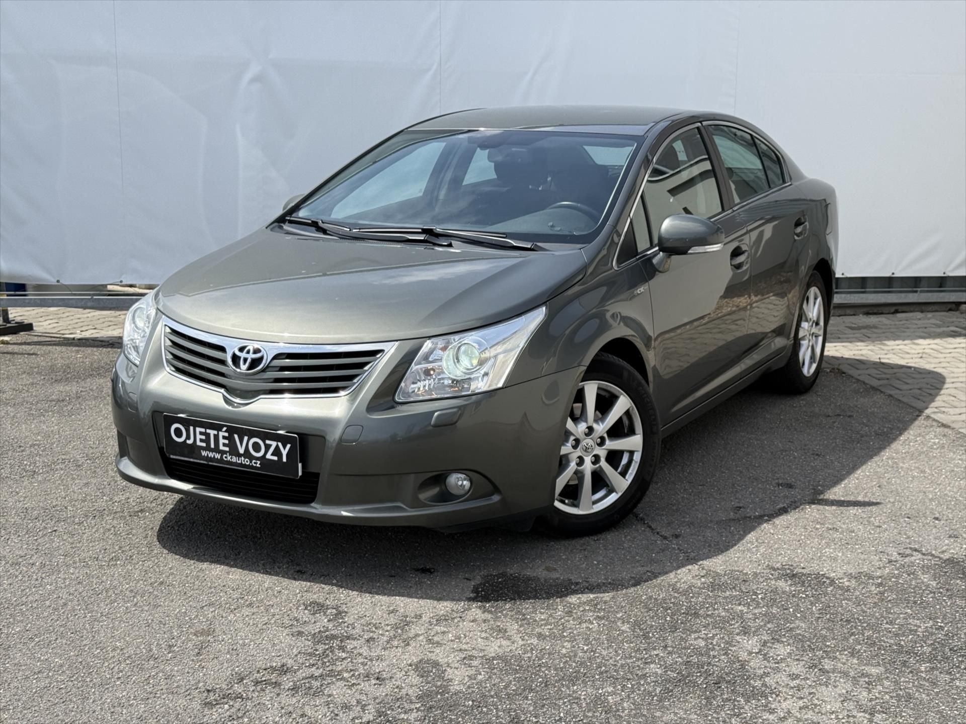 Toyota Avensis, 2,0 Sol