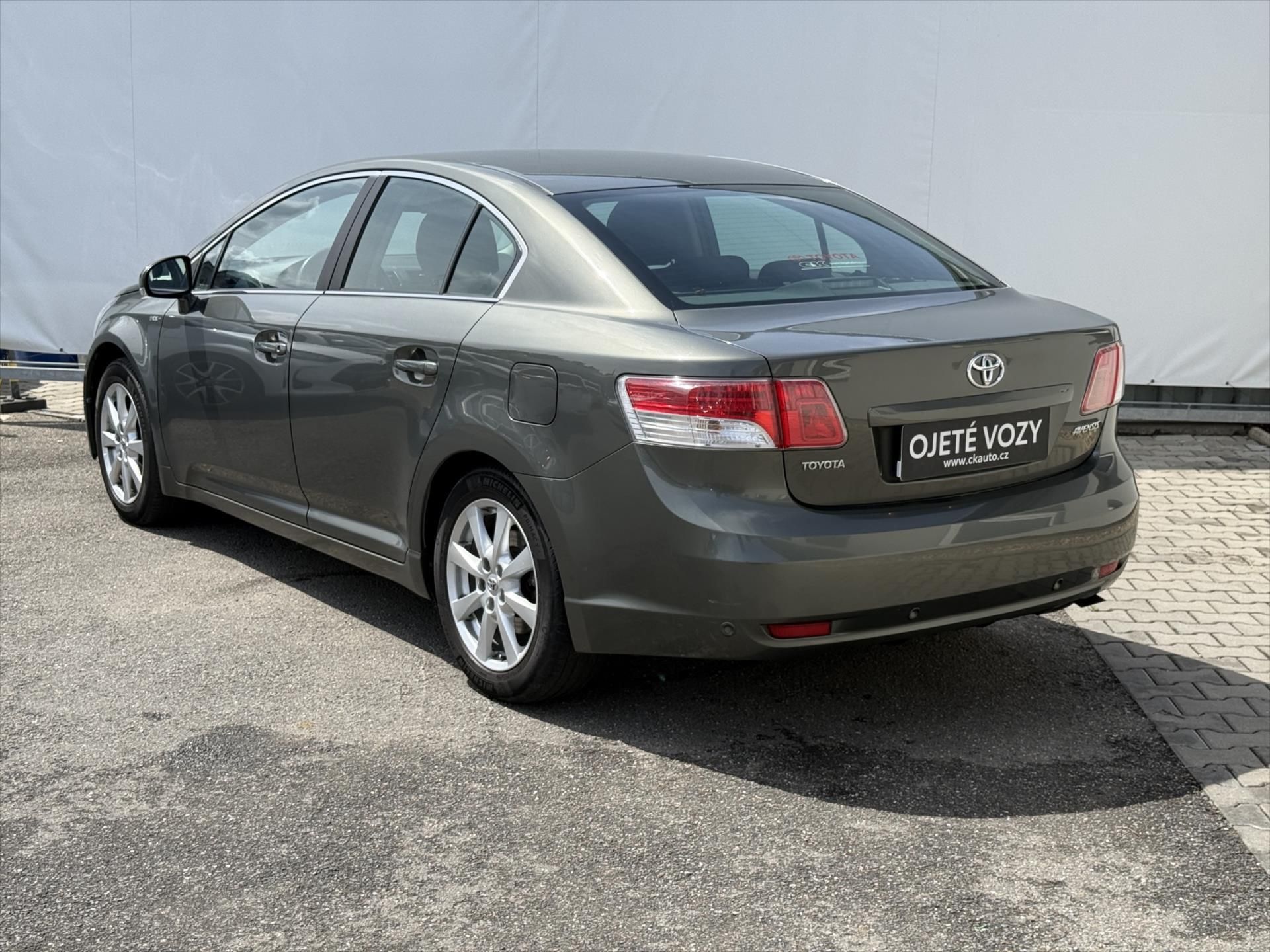 Toyota Avensis, 2,0 Sol - fotka 4