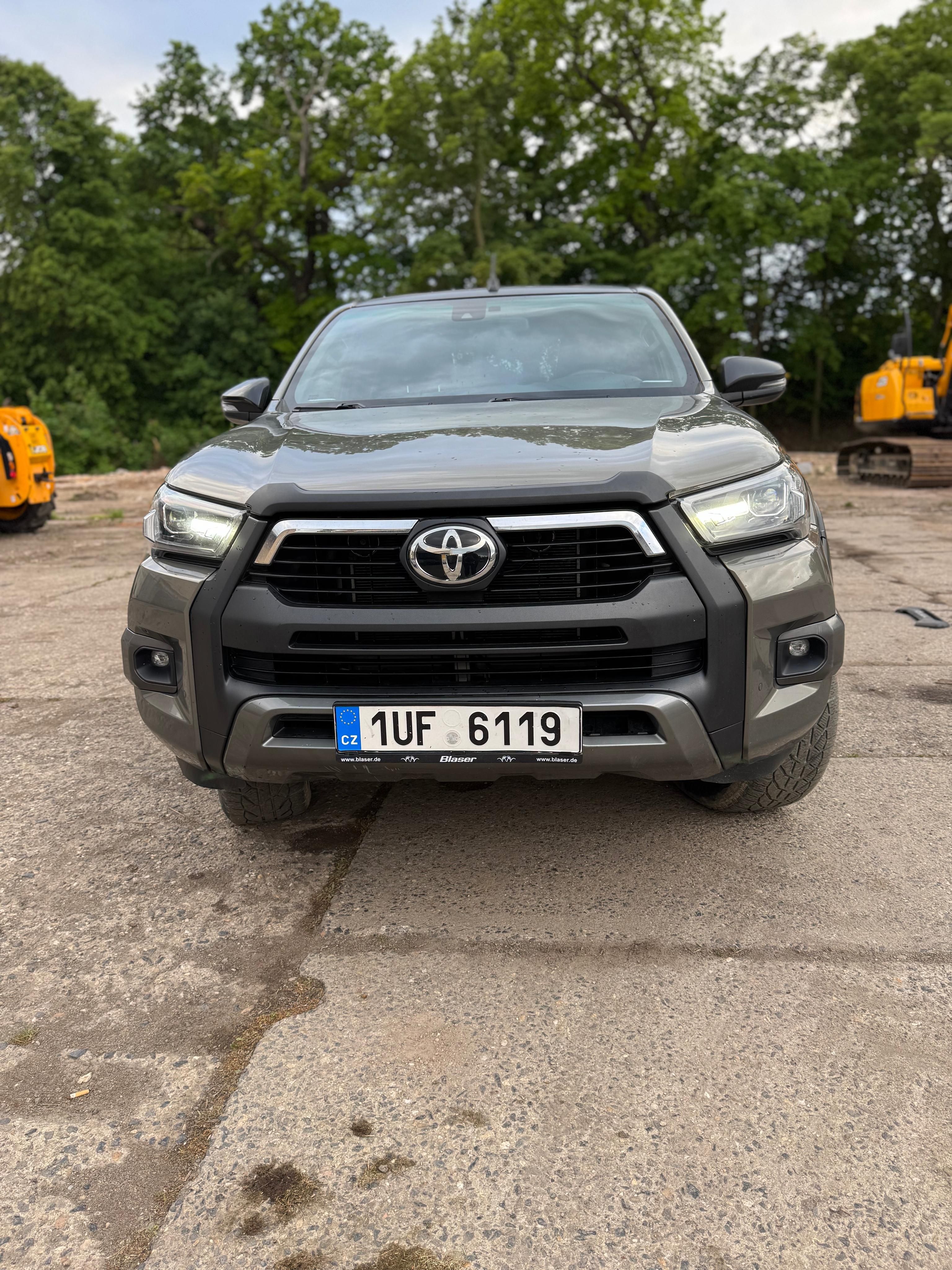 Toyota Hilux, TOYOTA HILUX 2.8 D-4D150kW - fotka 3
