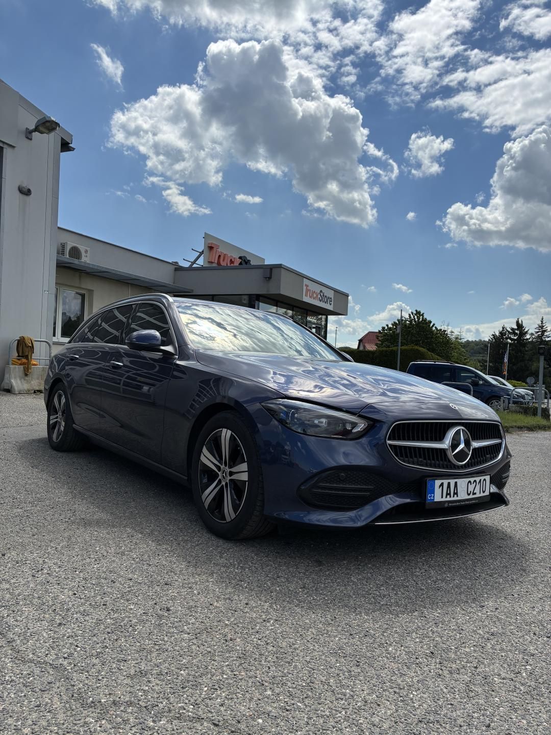 Mercedes-Benz Třídy C, C 220d 4MATIC kombi - fotka 2