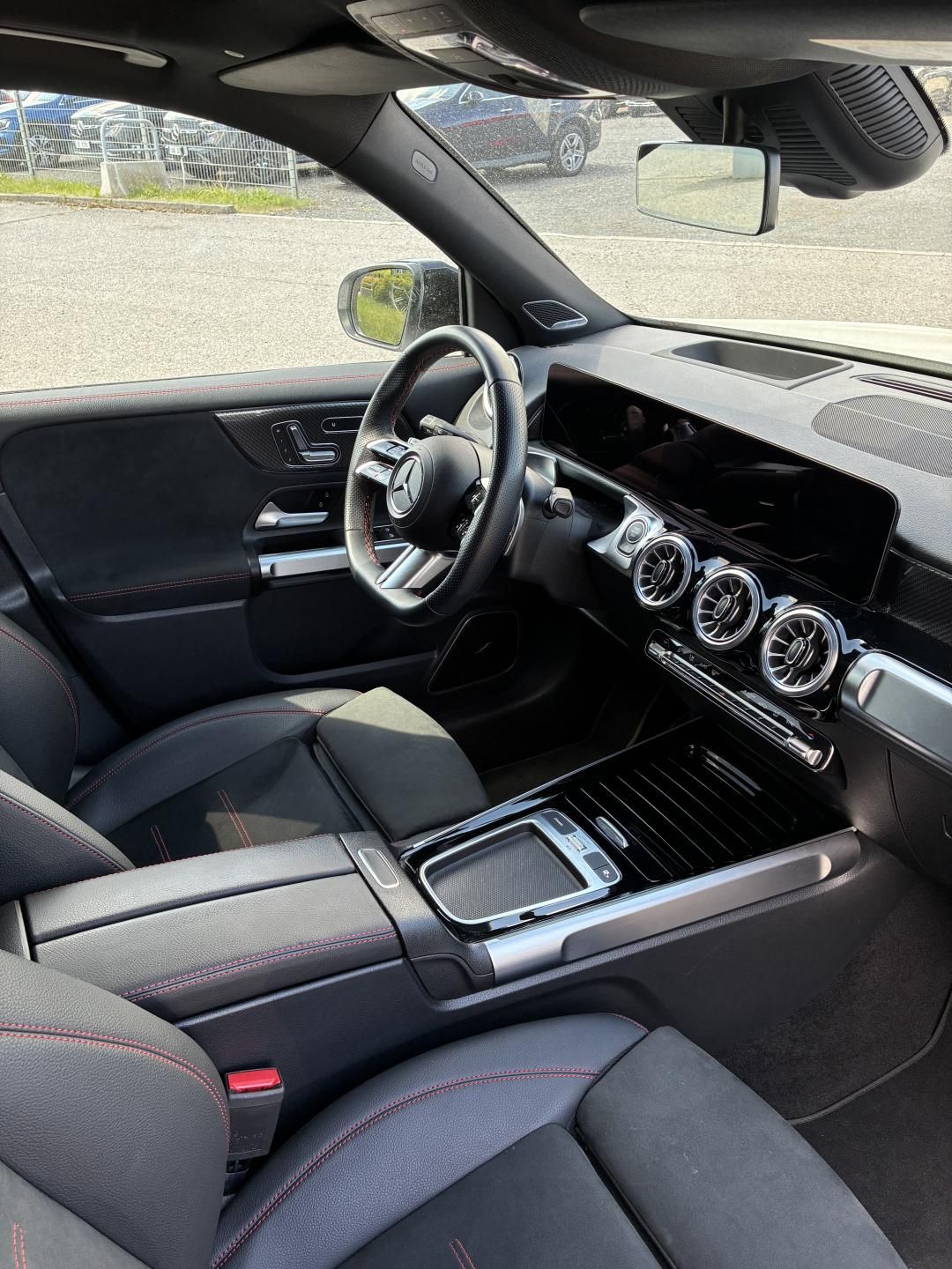 Mercedes-Benz GLB, 200d 4MATIC - fotka 6