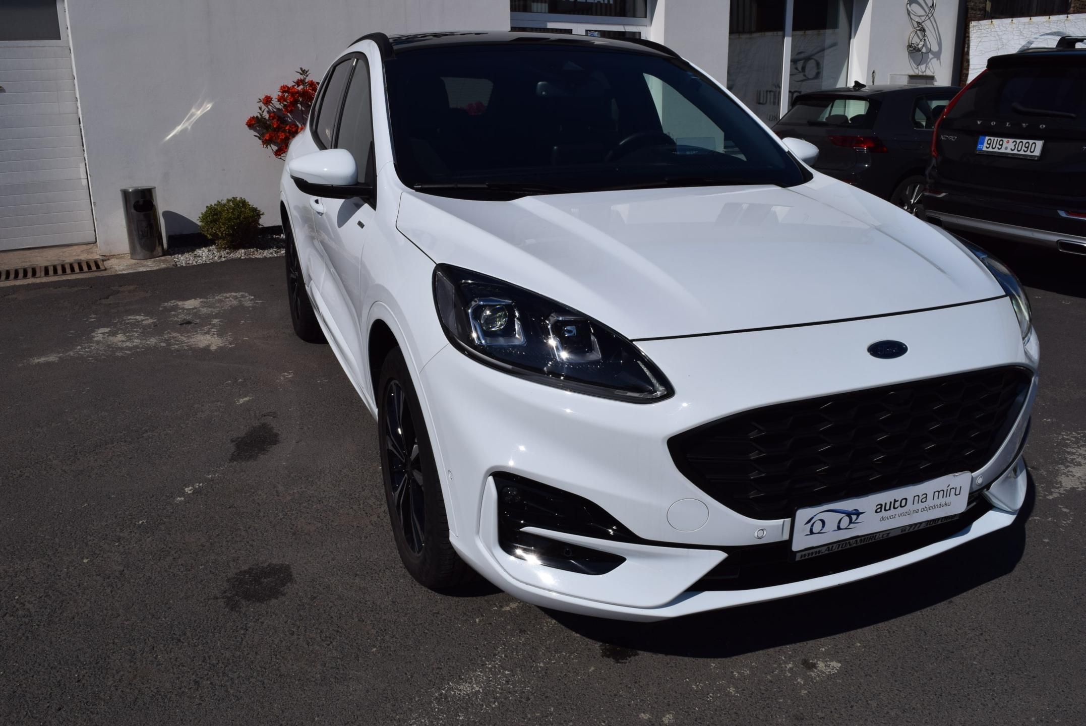 Ford Kuga, 2.5 DURATEC PHEV 112kw e-CVT - fotka 4