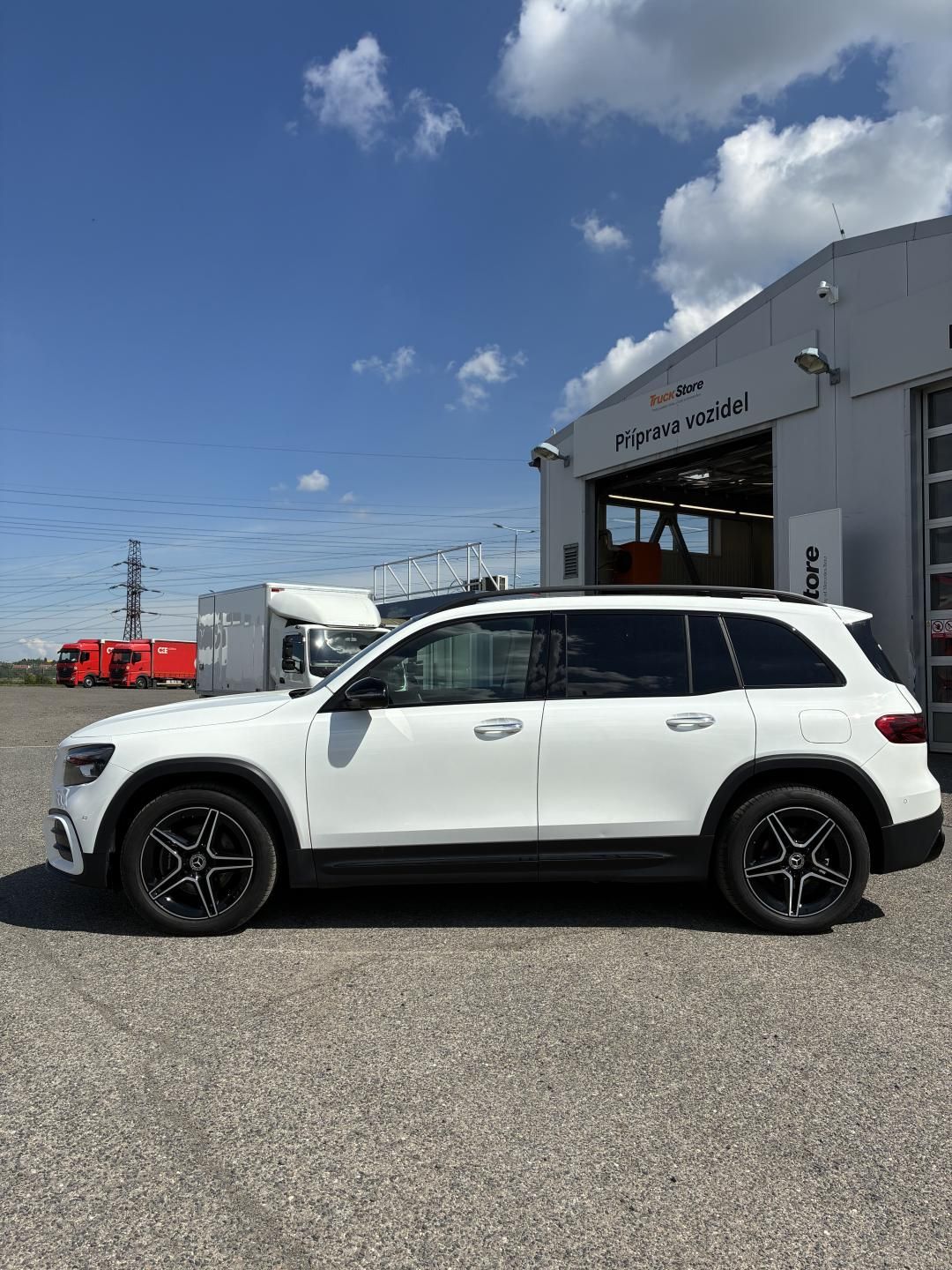 Mercedes-Benz GLB, 200d 4MATIC - fotka 3