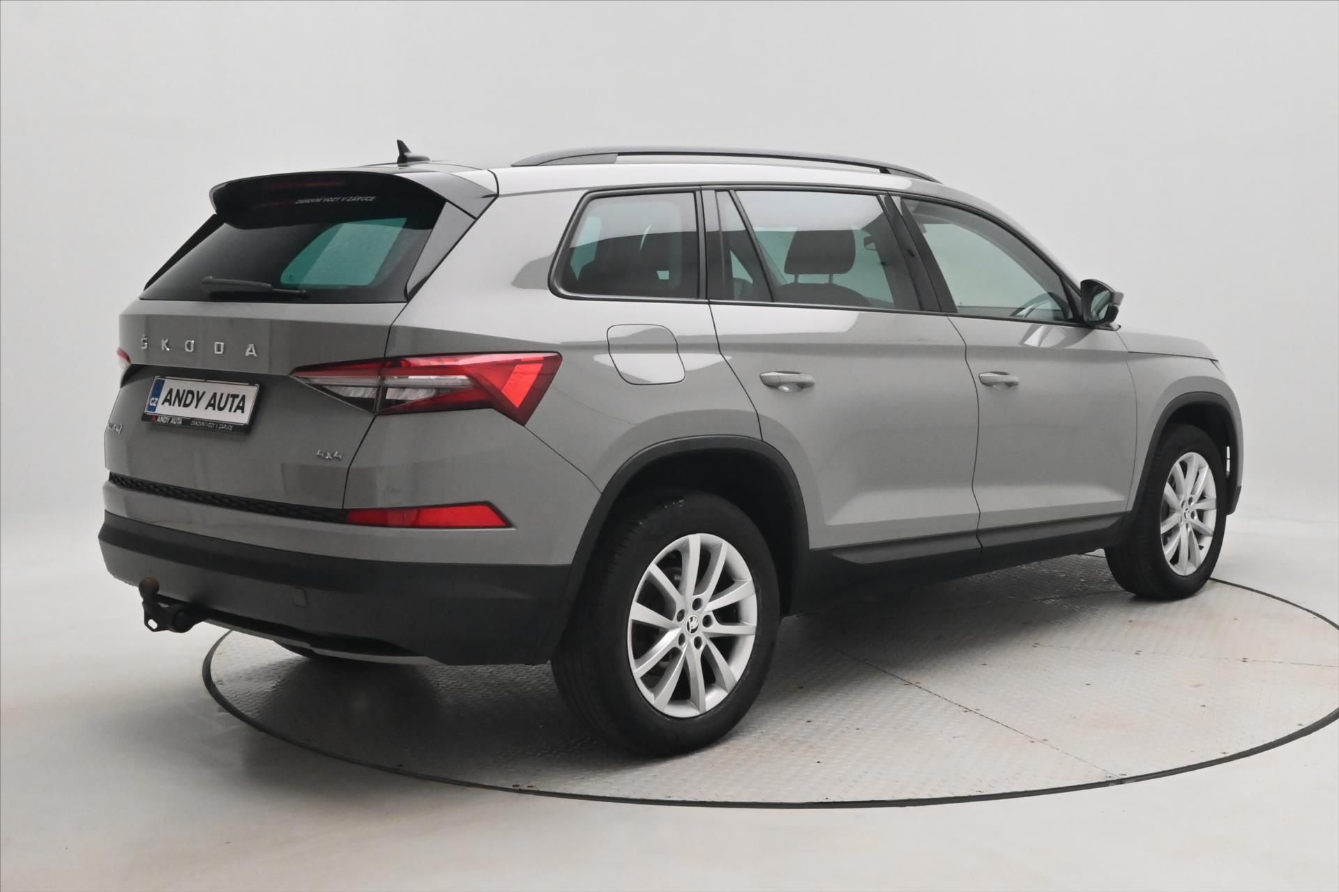 Škoda Kodiaq, 2,0 TDI 110kW DSG 4x4 VŮZ PŘIP - fotka 5