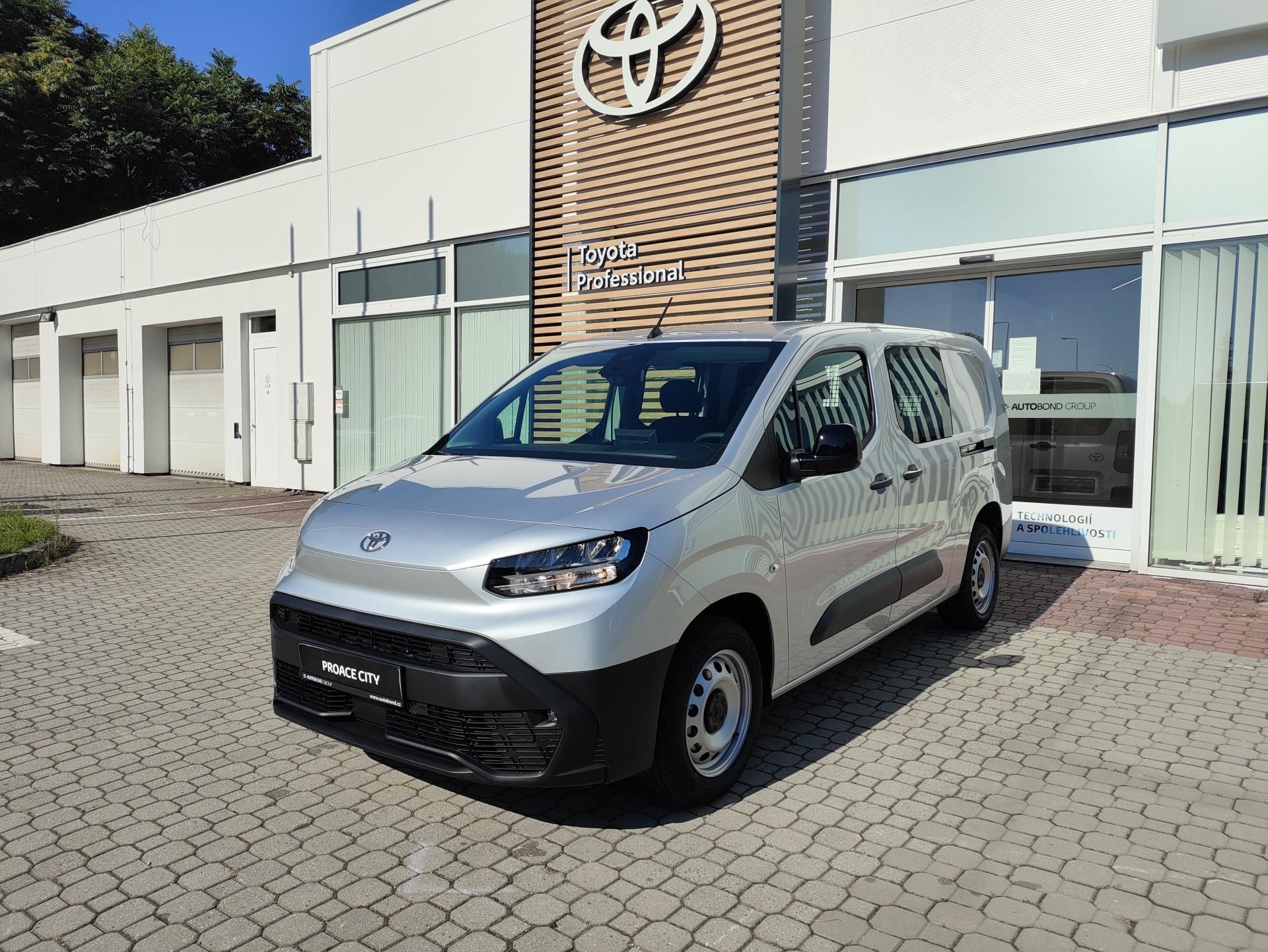 Toyota Proace City, 1.5D 6MT CrewCab 5S Comfort - fotka 2