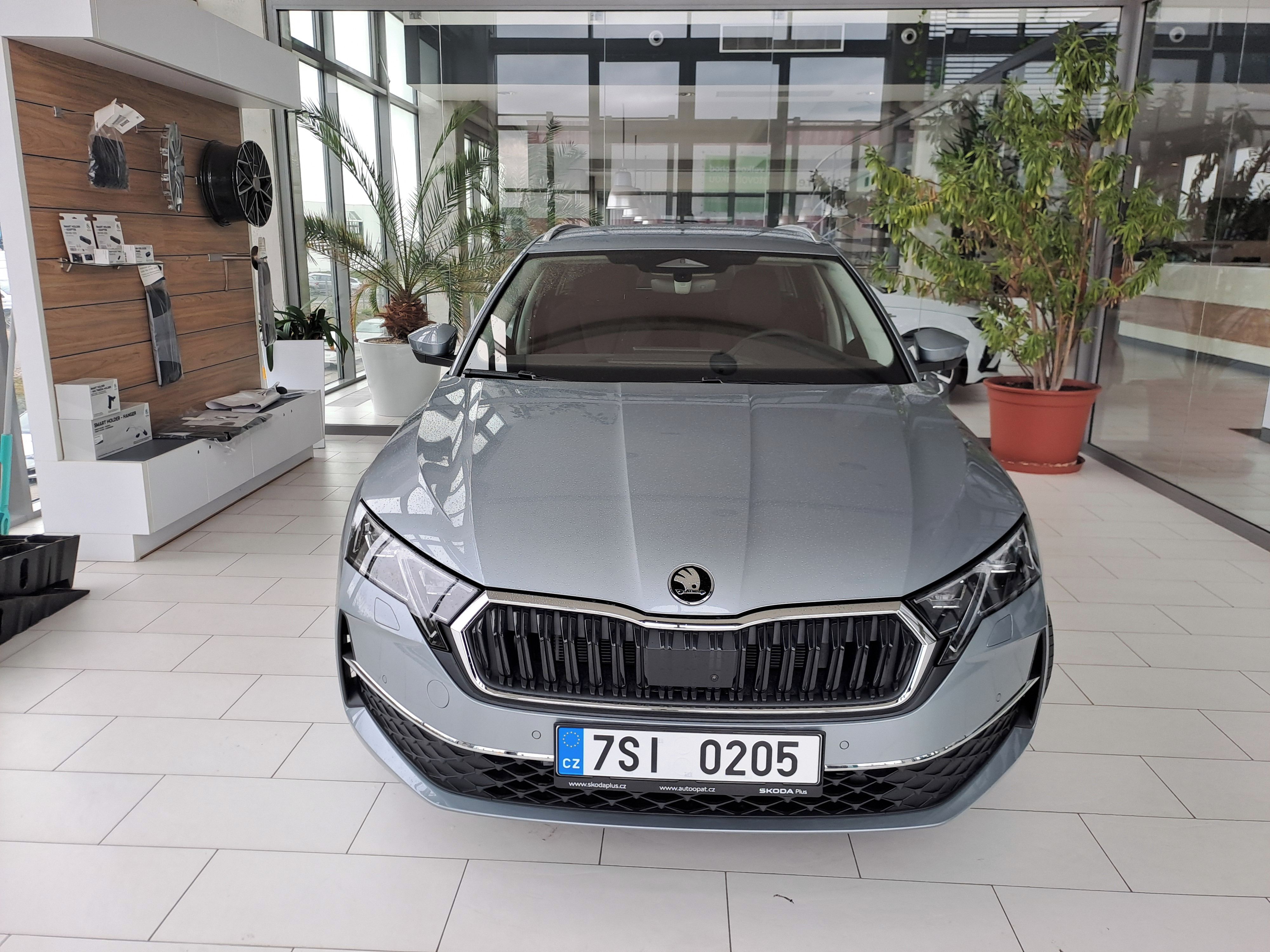 Škoda Octavia, 2,0 TDI 110 kW Excl. Selection - fotka 2