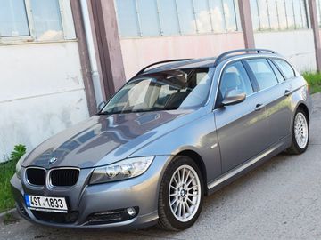 320i E91 125KW 2009/MANUÁL/