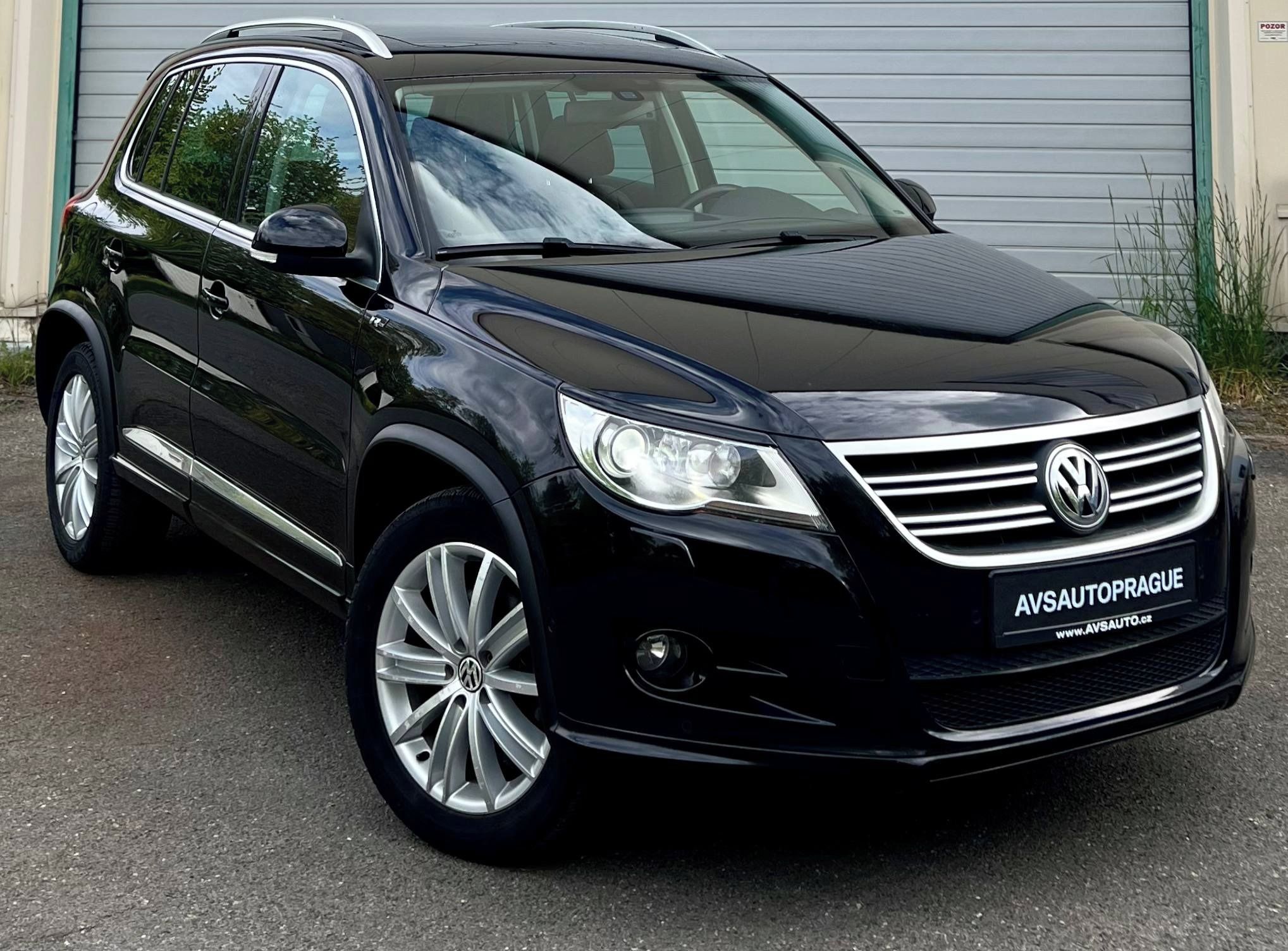 Volkswagen Tiguan, DSG R-LINE VÝBAVA NIZKY NAJEZD