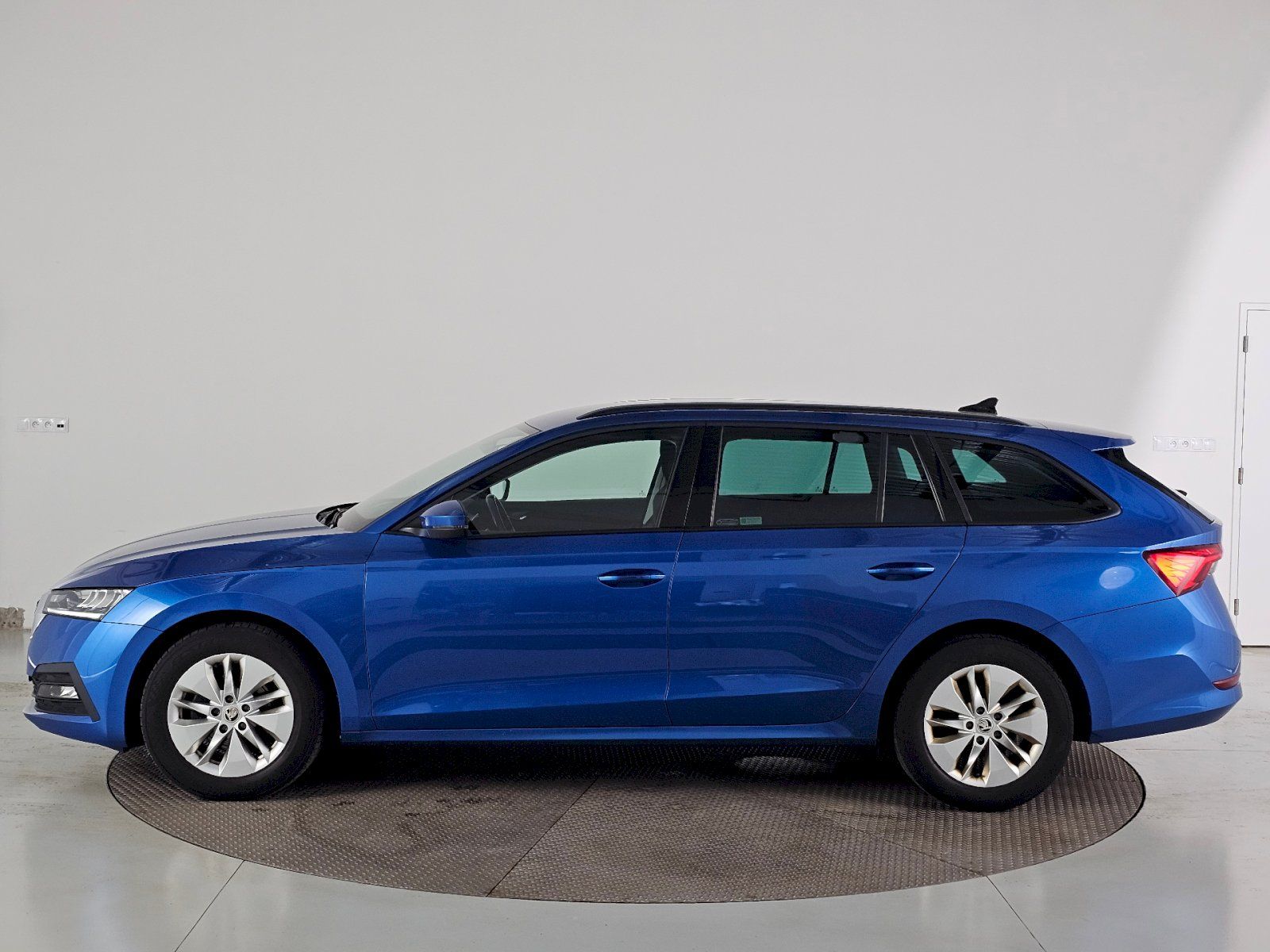 Škoda Octavia, COMBI 1.5TSI 96kW DSG G-TEC AM - fotka 3