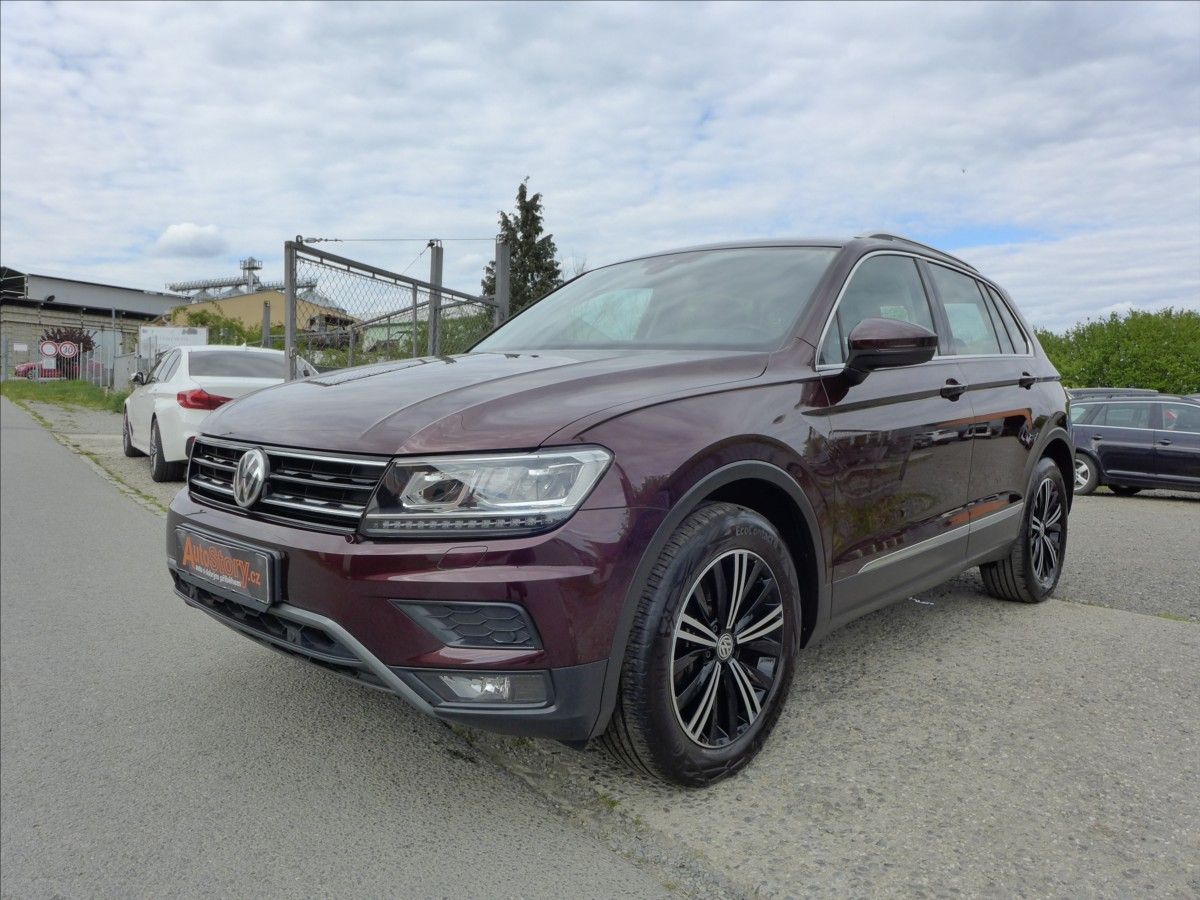 Volkswagen Tiguan, 2,0 TSI  4x4 TOP VÝBAVA TAŽNÉ - fotka 2