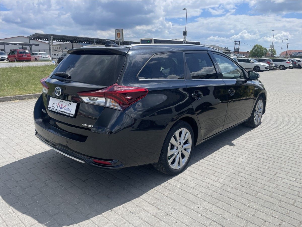 Toyota Auris, 1,8 i 73kw Hybrid e-CVT bez ko - fotka 4
