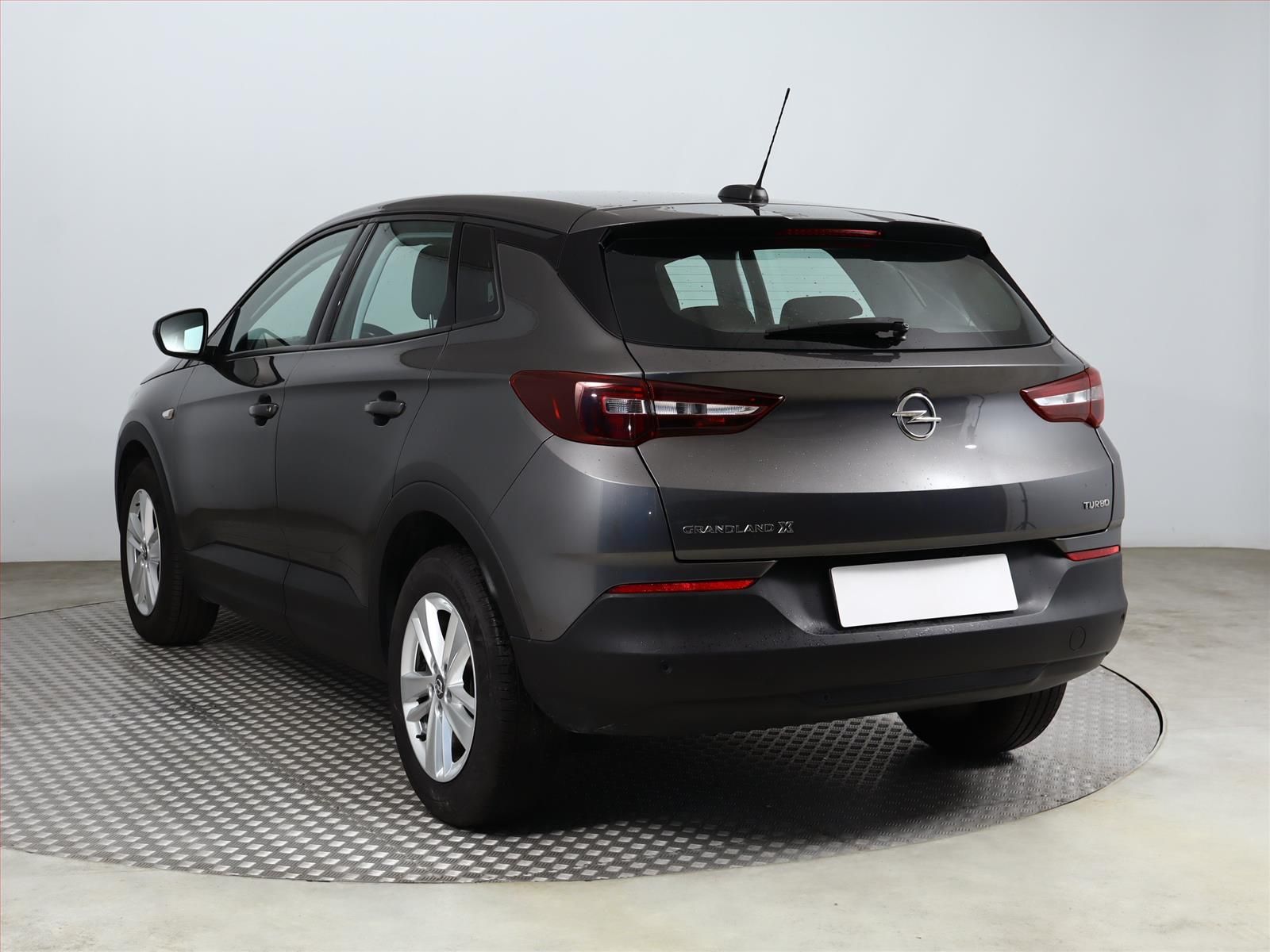 Opel Grandland X, 1.2 Turbo, ČR,1.maj - fotka 4
