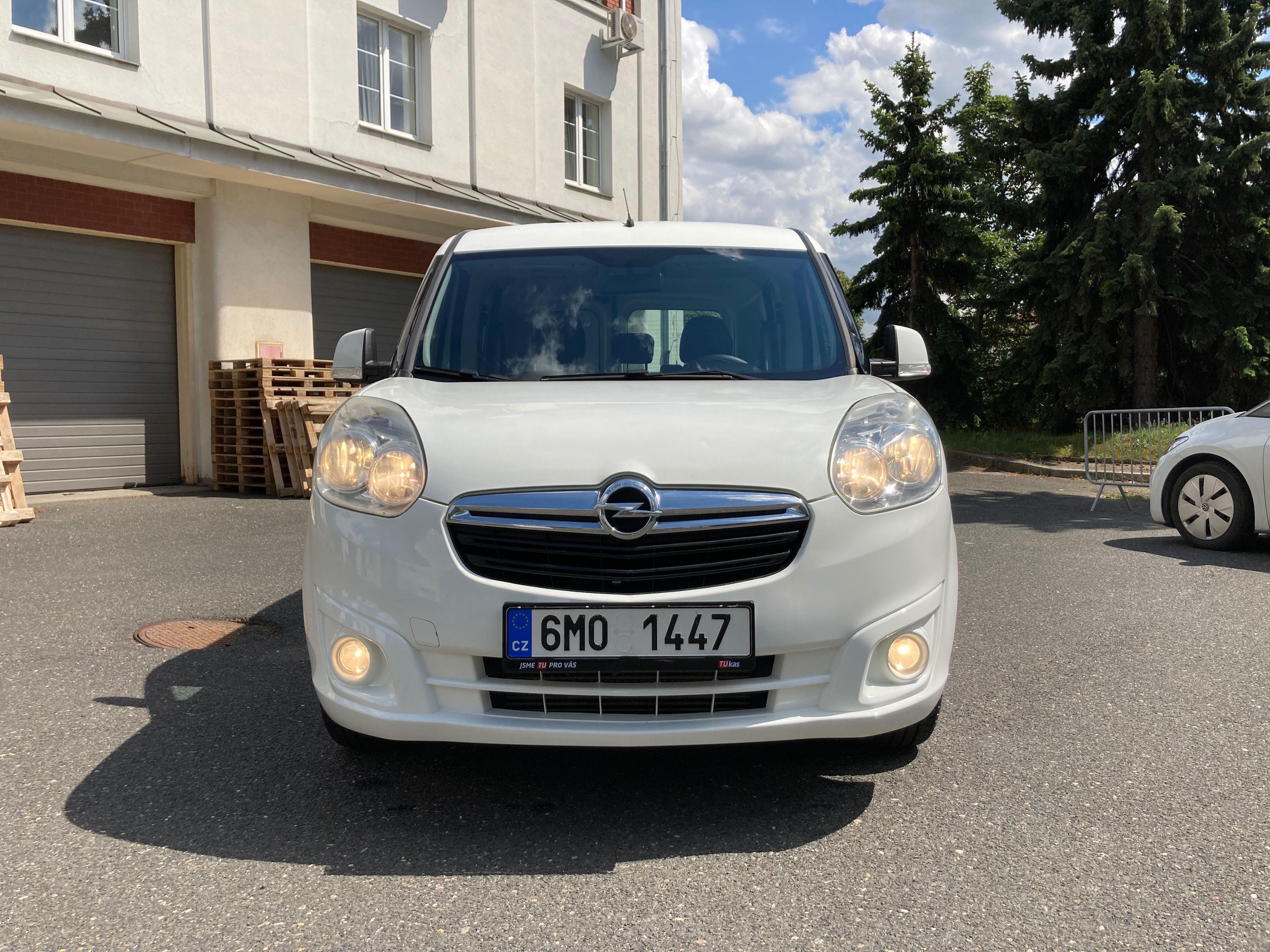 Opel Combo, 1.6CDTi 88kW COSMO Tažné DPH - fotka 6