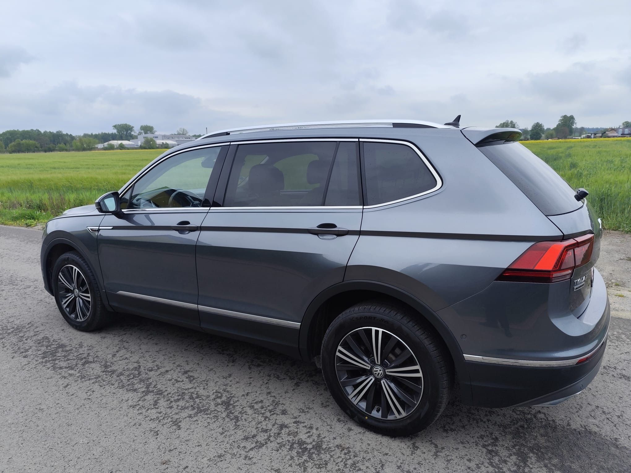 Volkswagen Tiguan Allspace, Plna vybava  7 mist dsg 4x4 - fotka 3
