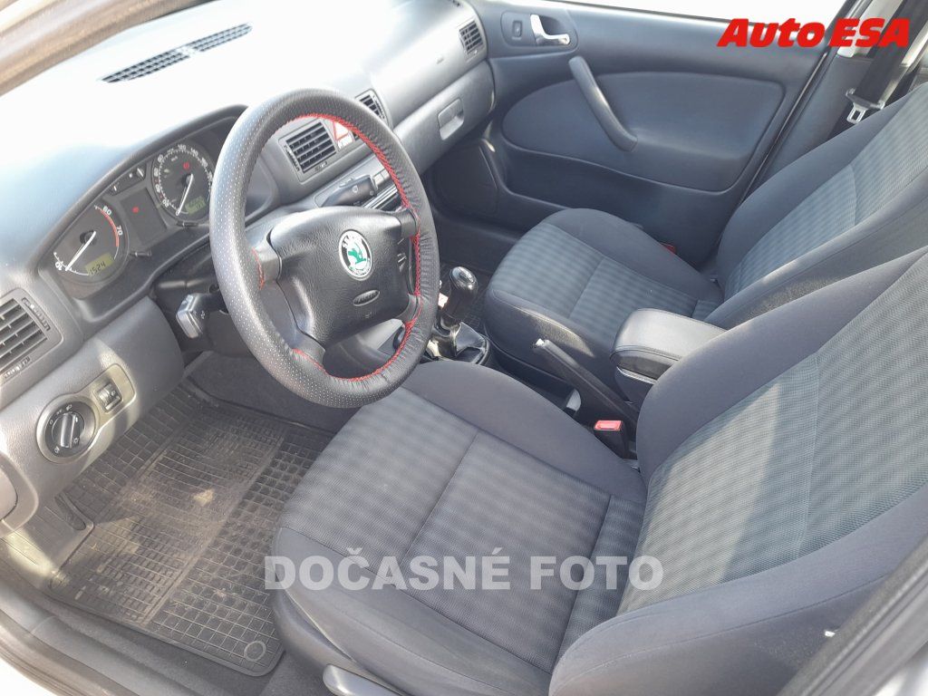 Škoda Octavia, 1.4MPI,AC - fotka 3