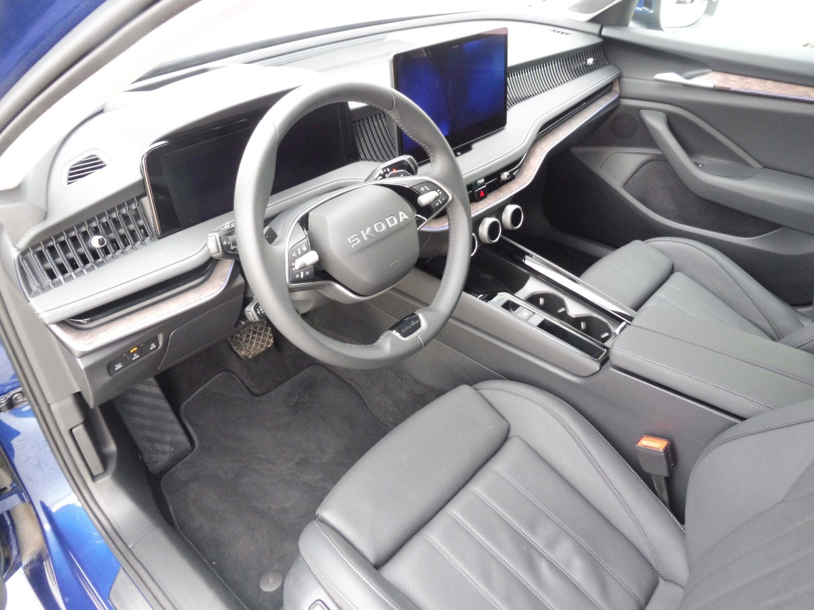 Škoda Superb, Combi L&K 2,0 TDI 110kW DSG - fotka 6