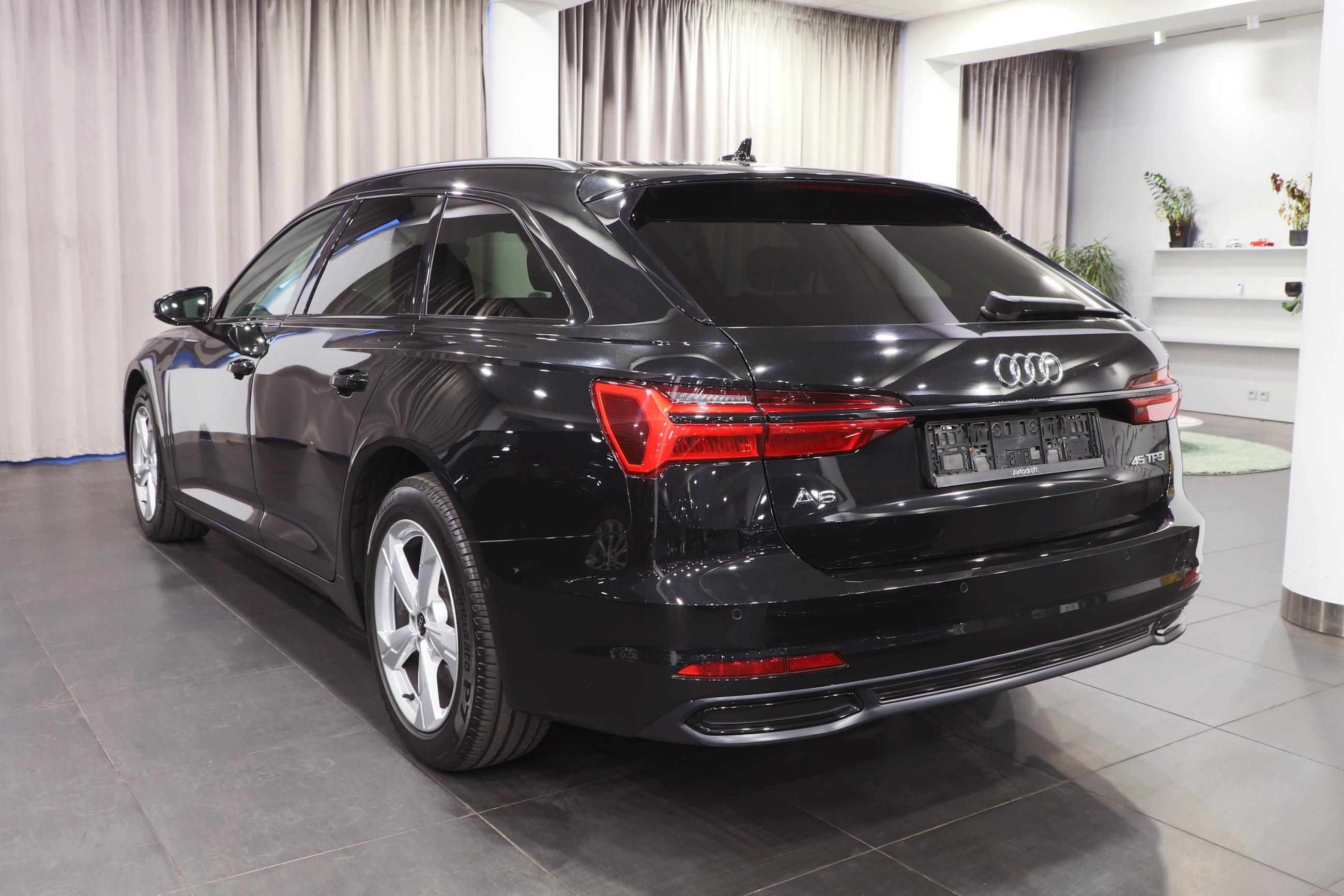 Audi A6, 2.0 45 eTFSI 195kW S-tronic - fotka 4