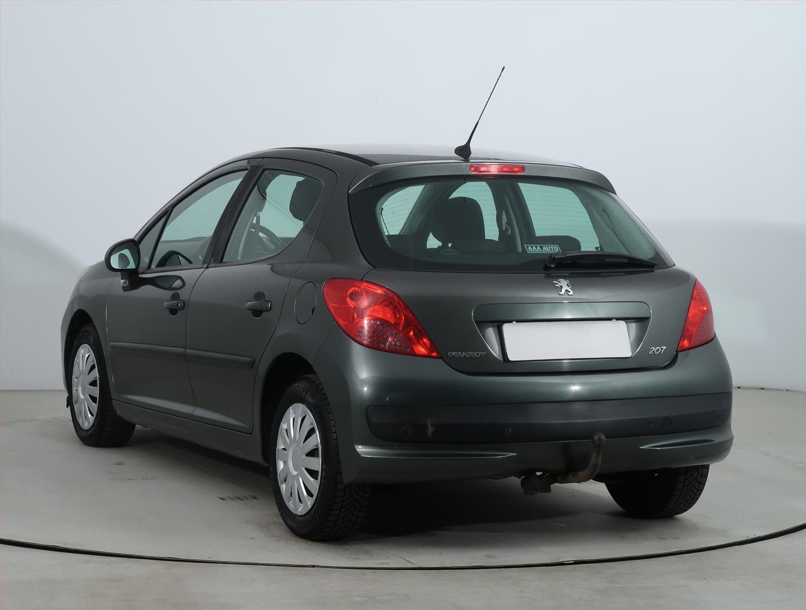 Peugeot 207, 1.4, Tažné, Parkovací asistent - fotka 4