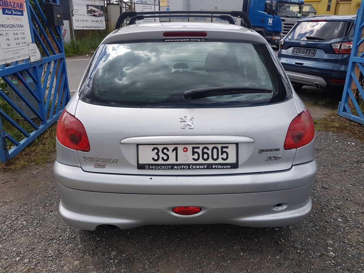 Peugeot 206, 1.1i NOVÁ STK - fotka 5