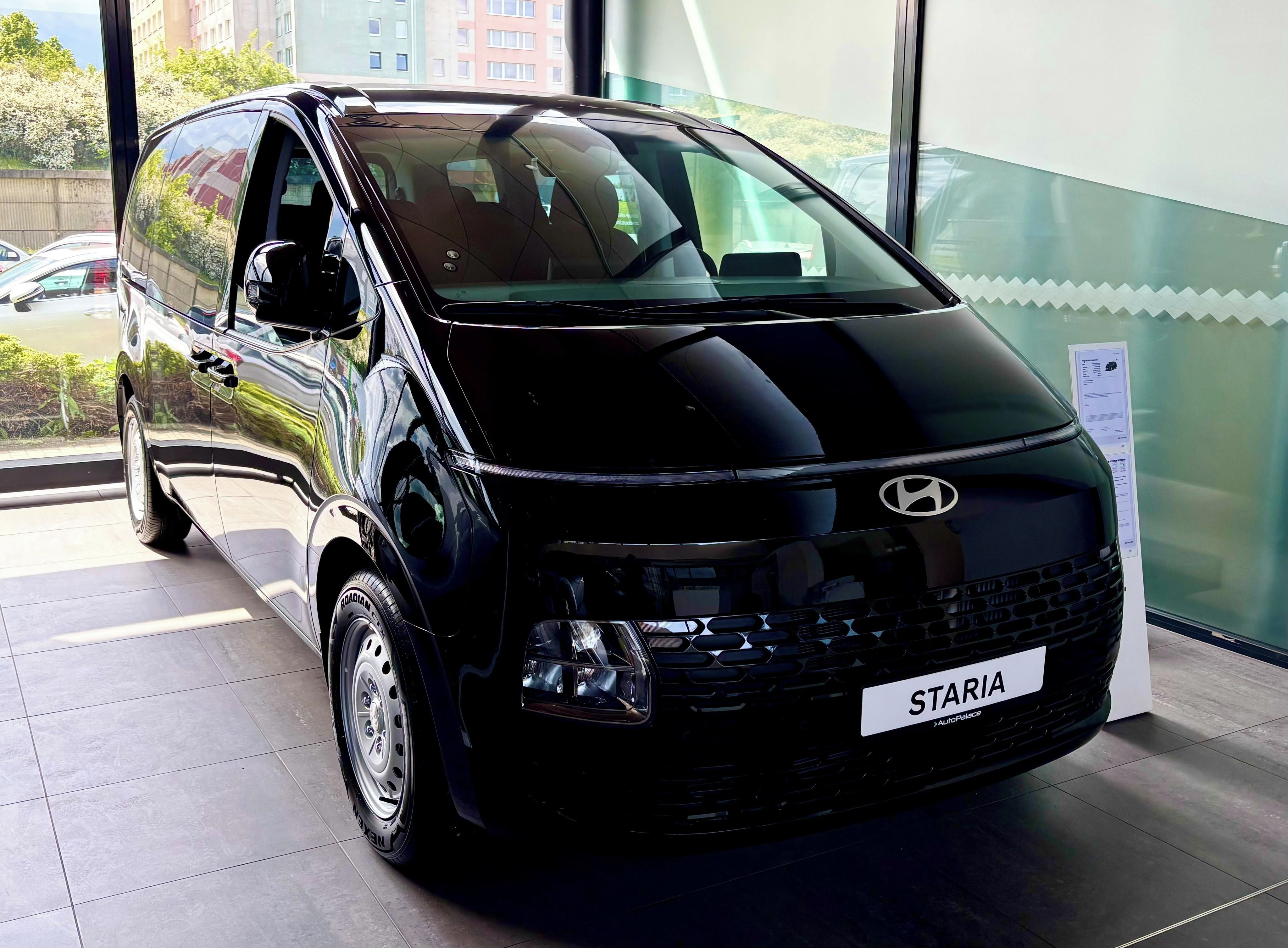Hyundai Staria, Comfort 1.6TGDI HEV 165kW 9M