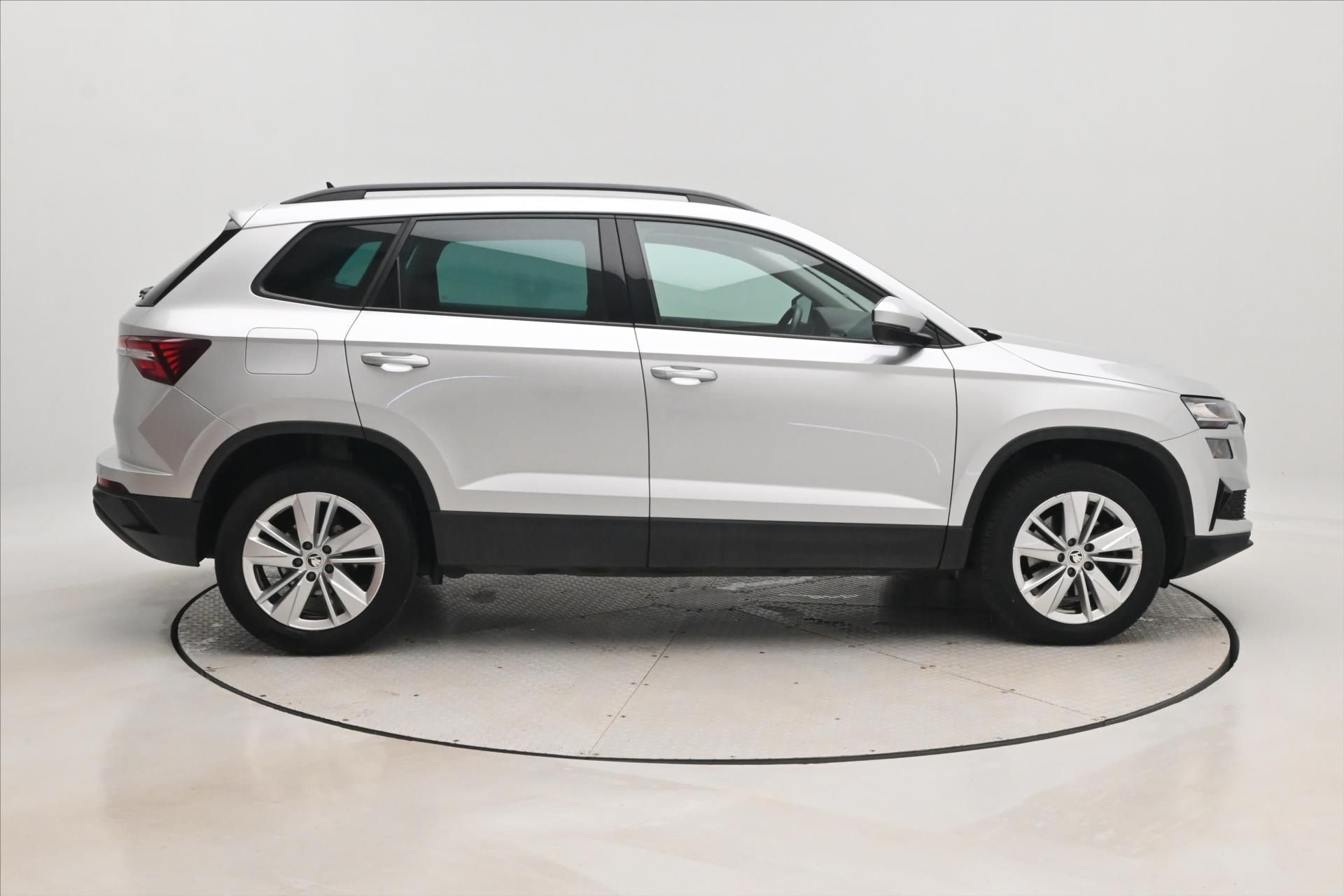 Škoda Karoq, 2,0 TDI 85kW DSG Ambition VŮZ - fotka 4