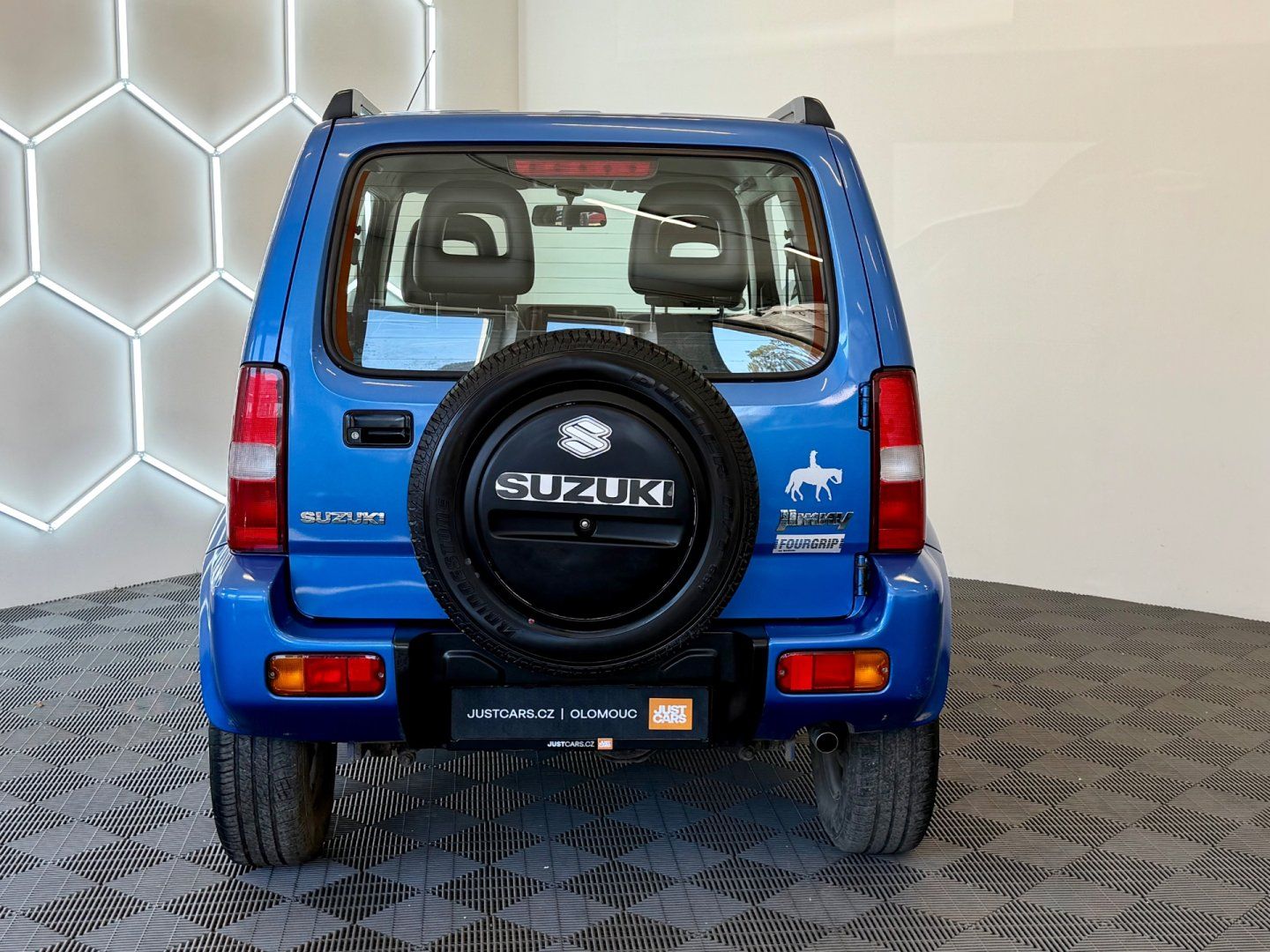 Suzuki Jimny, 1.3 Club 4x4 uzávěra - fotka 6
