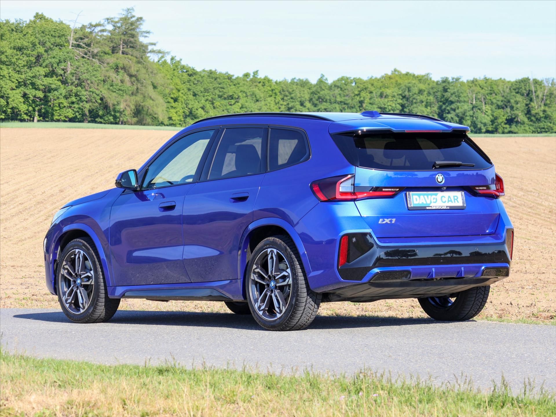 BMW iX1, xDrive30 CZ DPH - fotka 5
