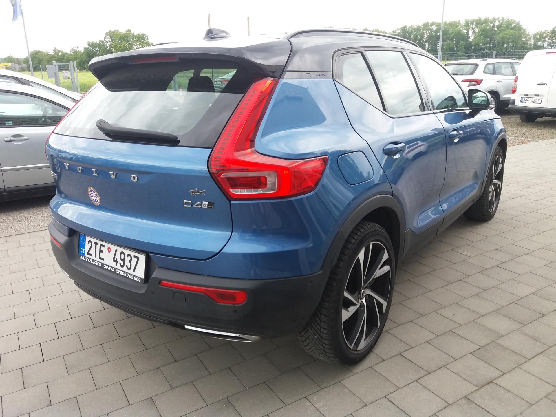 Volvo XC40, 2.0D4,140kW,AWD R- DESIGN !! - fotka 4