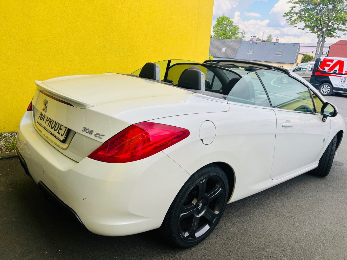 Peugeot 308, 1.6 i BENZÍN 115 kW CABRIO - fotka 6