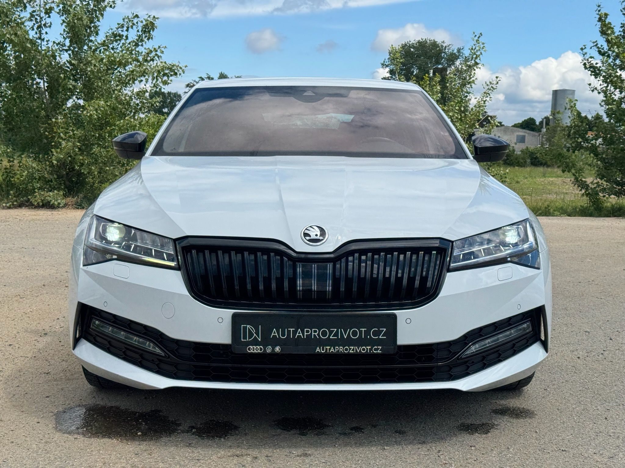 Škoda Superb, 2.0 TSI (140 kW) DSG Sportline - fotka 3
