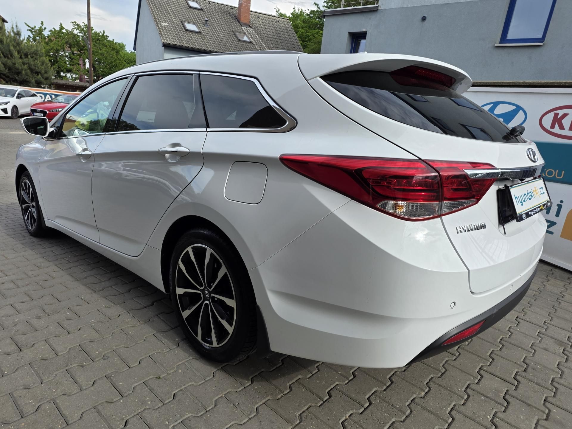 Hyundai i40, 1.7-104kw-NAVI-KAMERA - fotka 5