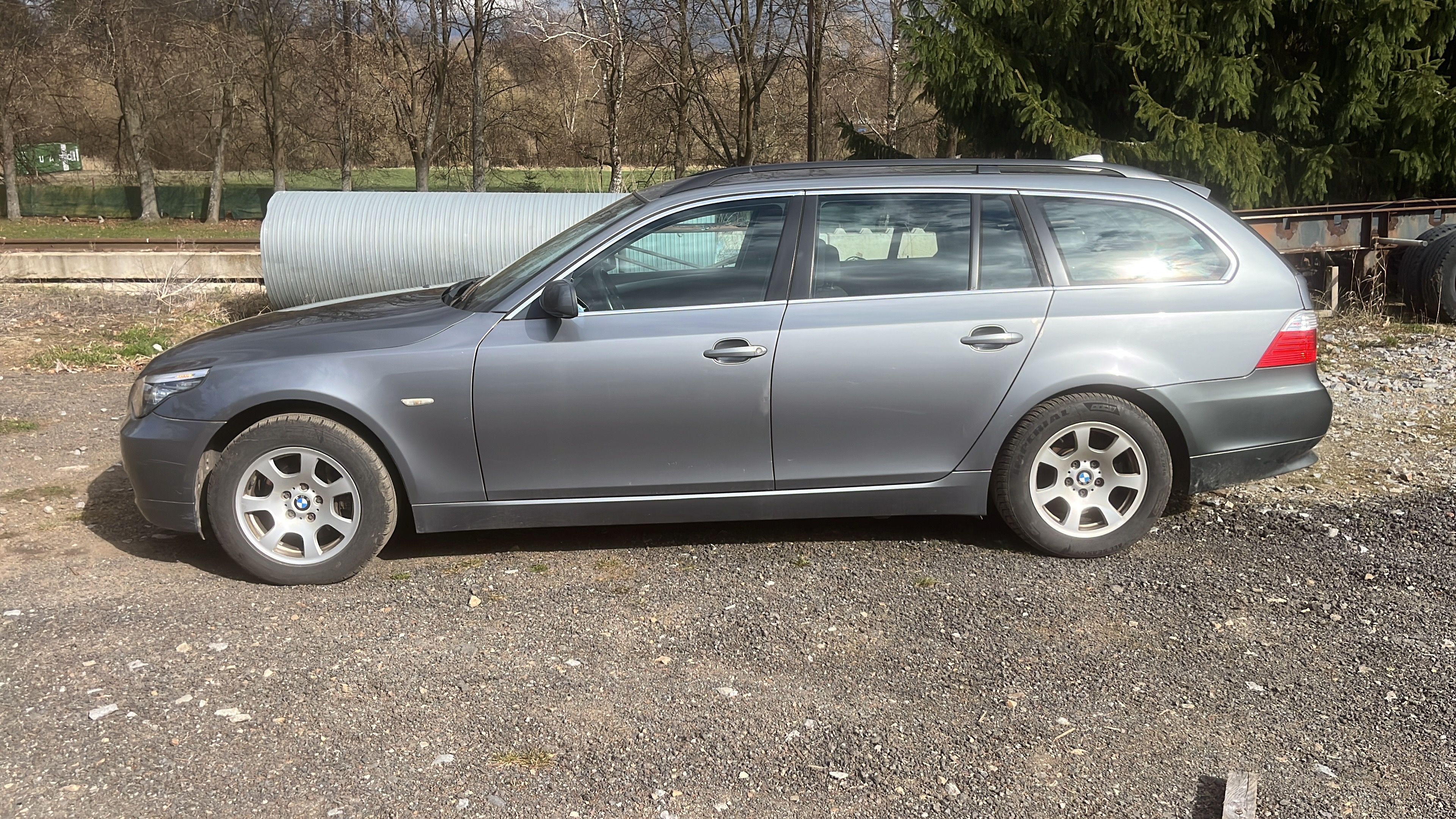 BMW Řada 5, 525ix E61 - fotka 5