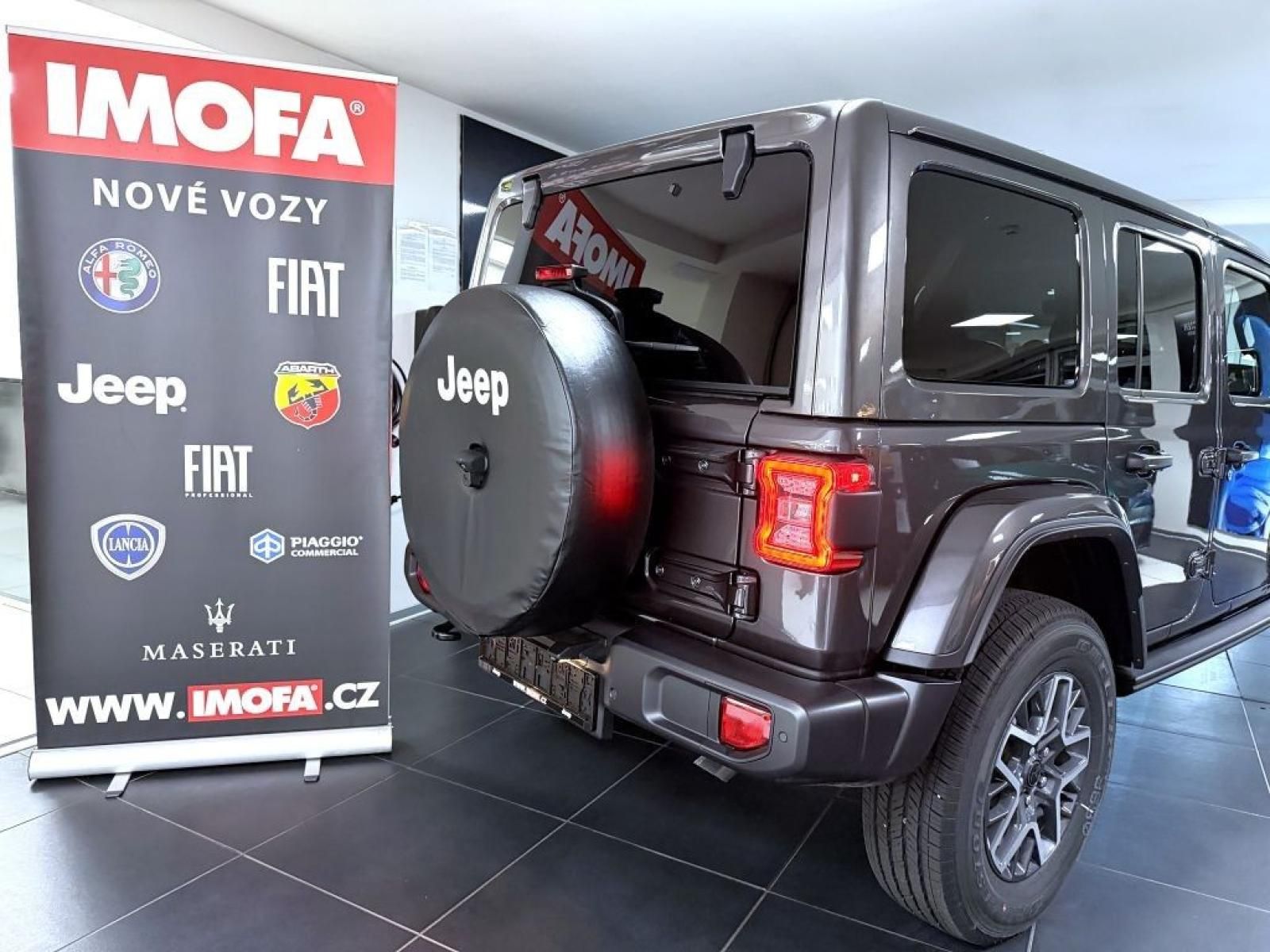 Jeep Wrangler, Unlimited 2.0T 272k AT8 - fotka 5