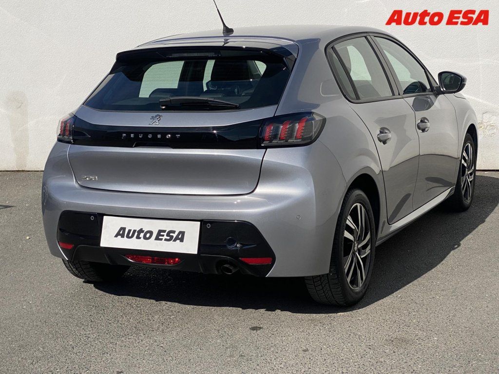 Peugeot 208, 1.2,Allure - fotka 4