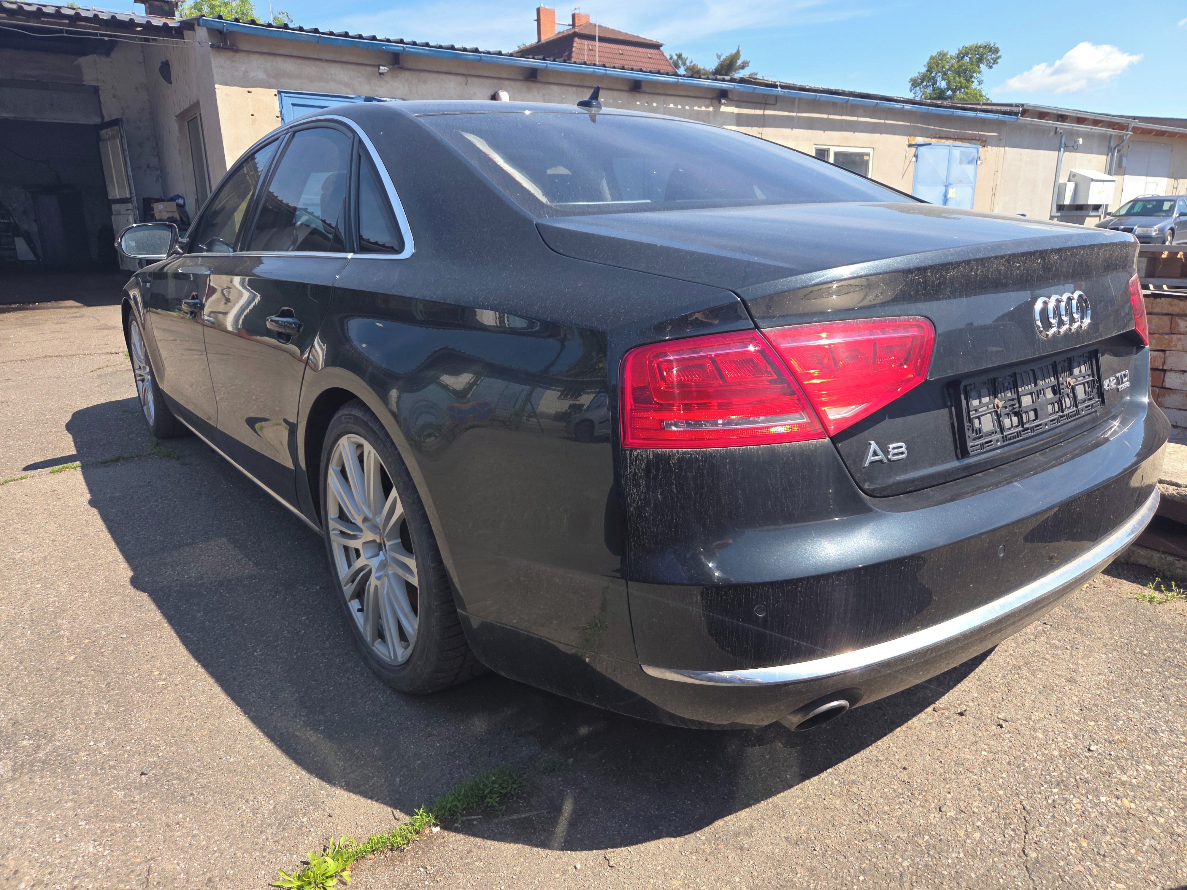 Audi A8 - fotka 4
