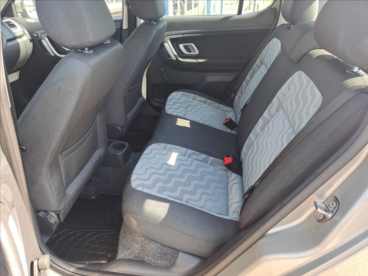 Škoda Fabia, 1,4 i 16V KLIMA - fotka 6