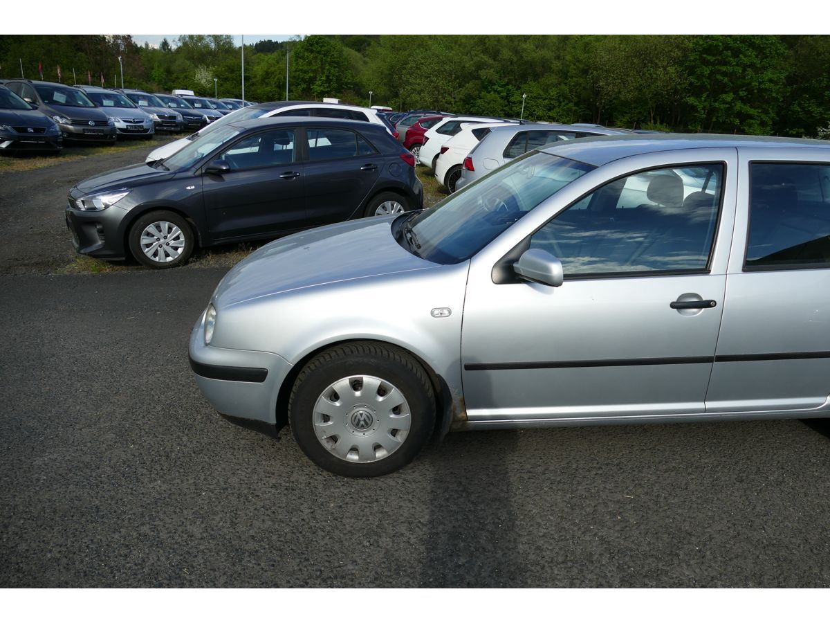 Volkswagen Golf, 1,6 77KW DIGI-KLIMA - fotka 6