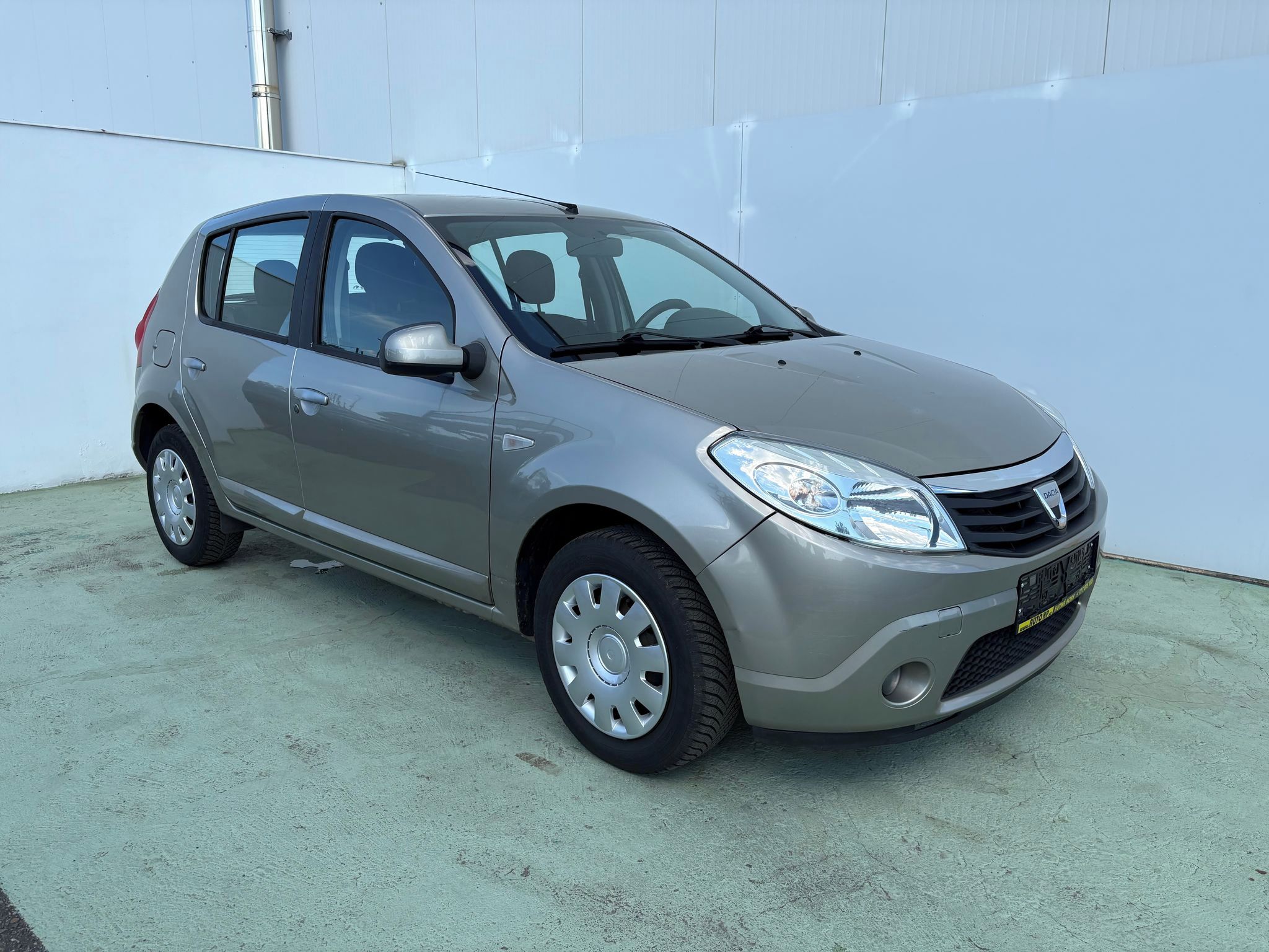 Dacia Sandero, 1.6i, 64kW, Klima, Senzory