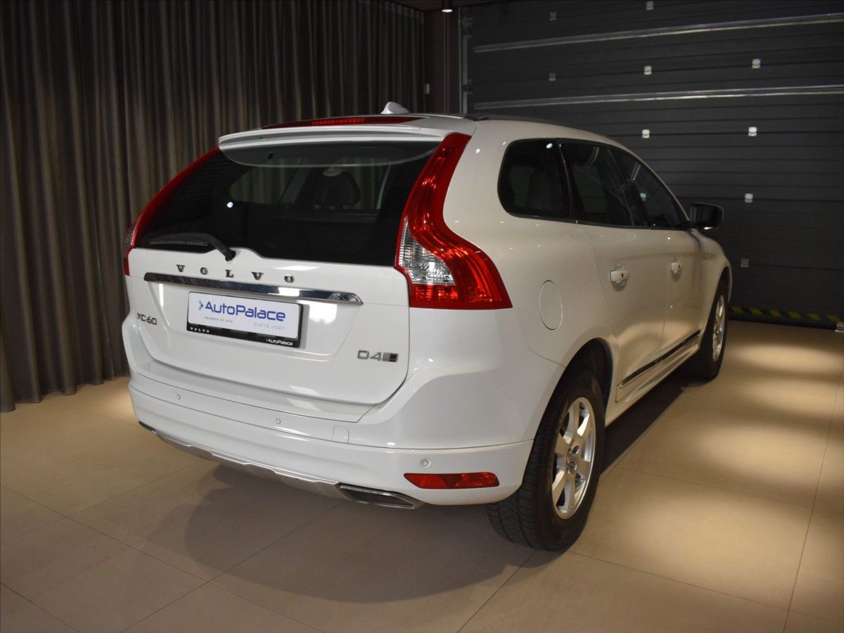 Volvo XC60, 2,4 D4 AWD SUMMUM Bezklíč,BLIS - fotka 6