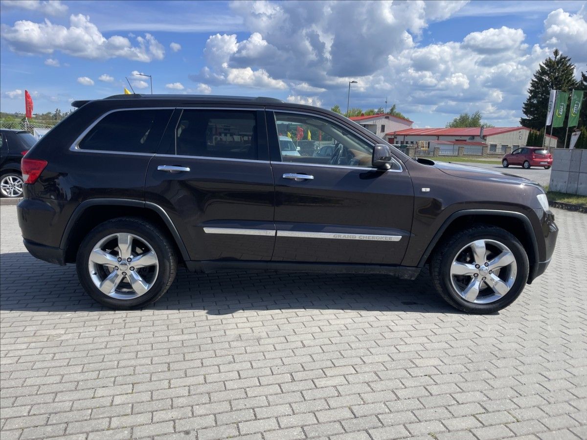 Jeep Grand Cherokee, 3,0 CRDi 177kw Overland Pano T - fotka 5