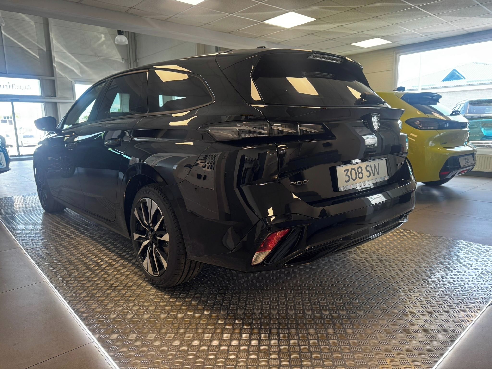 Peugeot 308, SW ALLURE Hybrid 145 e-DCS6 - fotka 4
