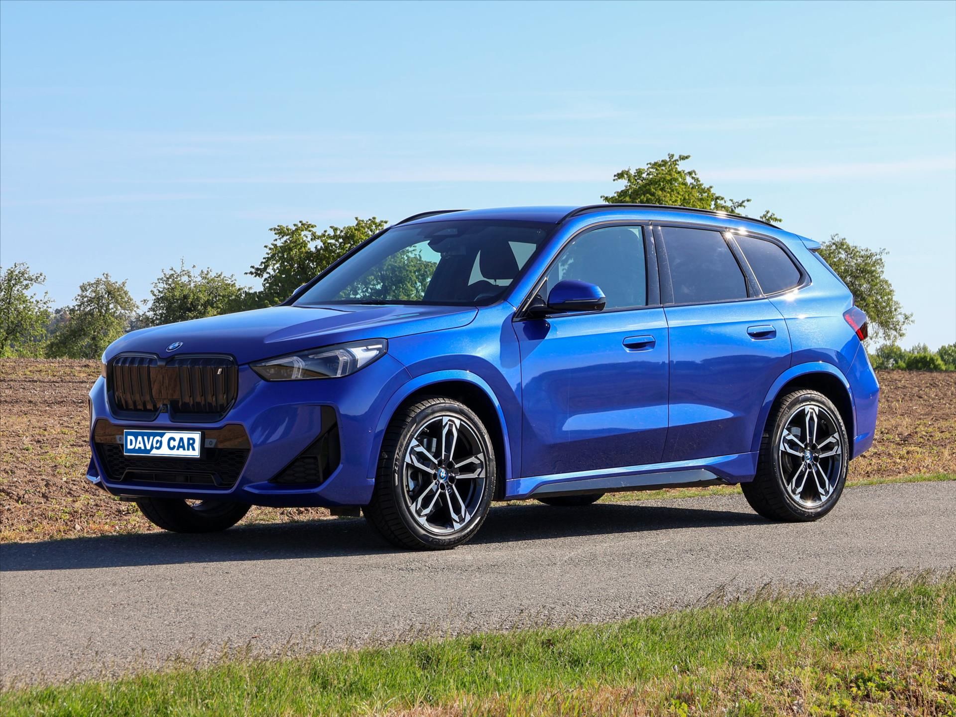 BMW iX1, xDrive30 CZ DPH - fotka 3