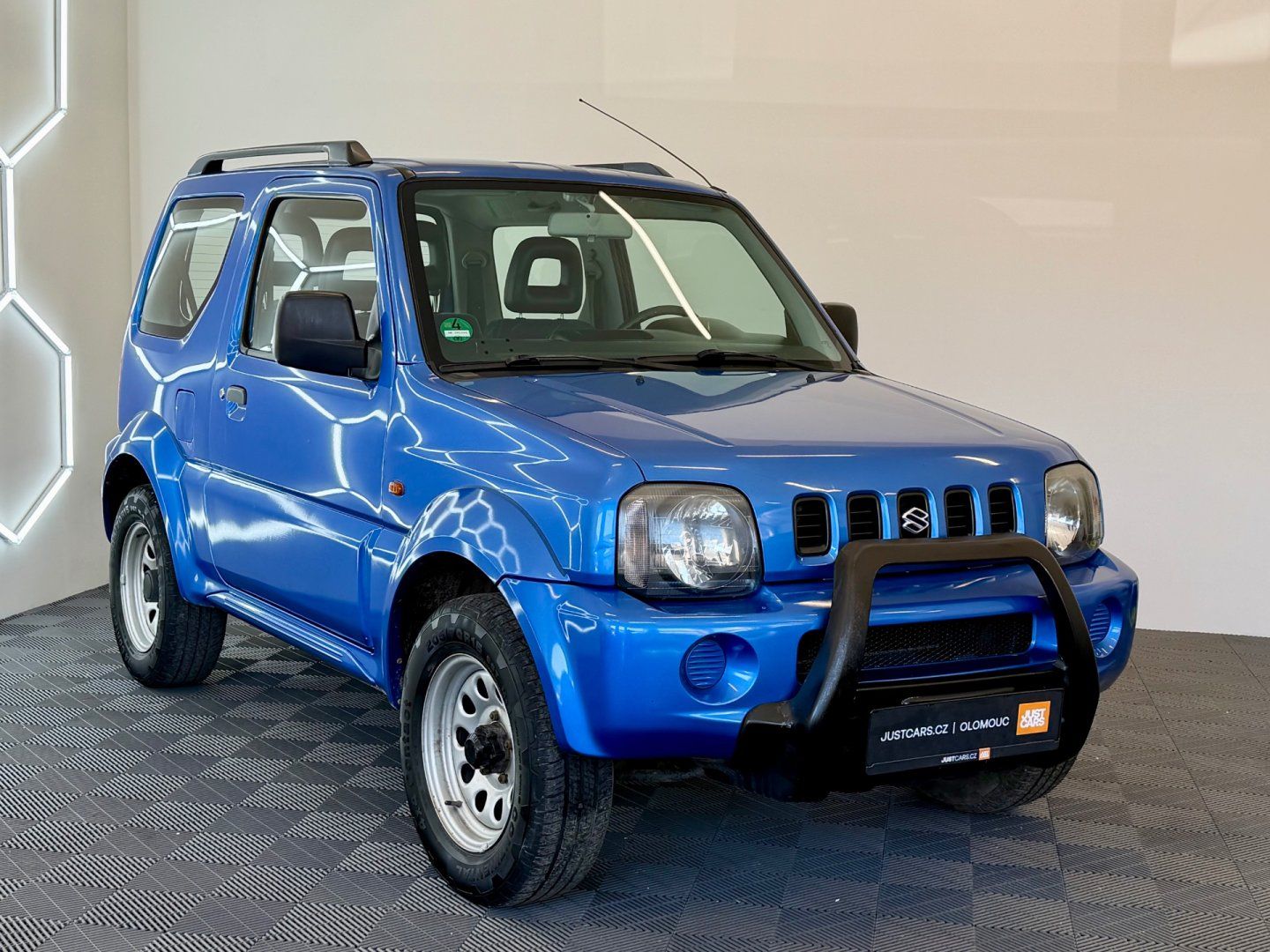 Suzuki Jimny, 1.3 Club 4x4 uzávěra - fotka 4
