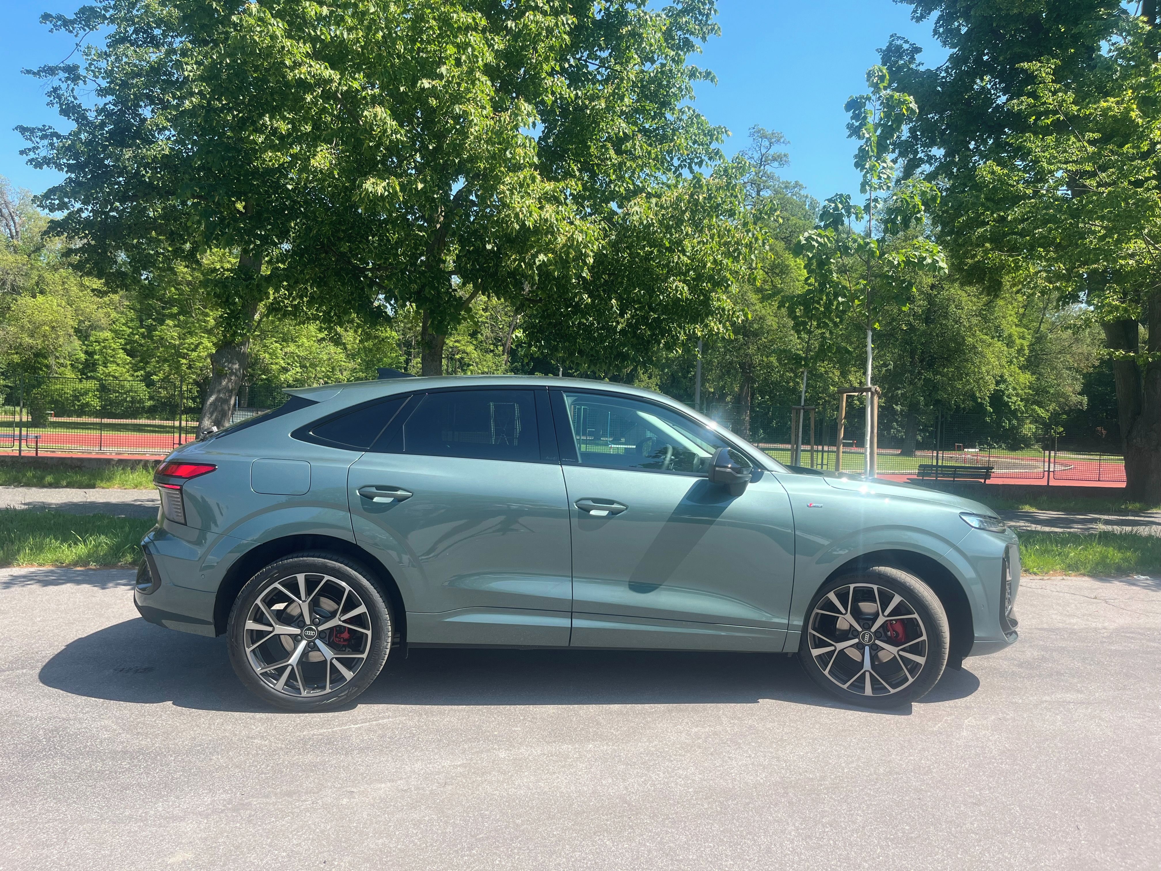 Audi Q3, Sportback TFSI S line - fotka 5